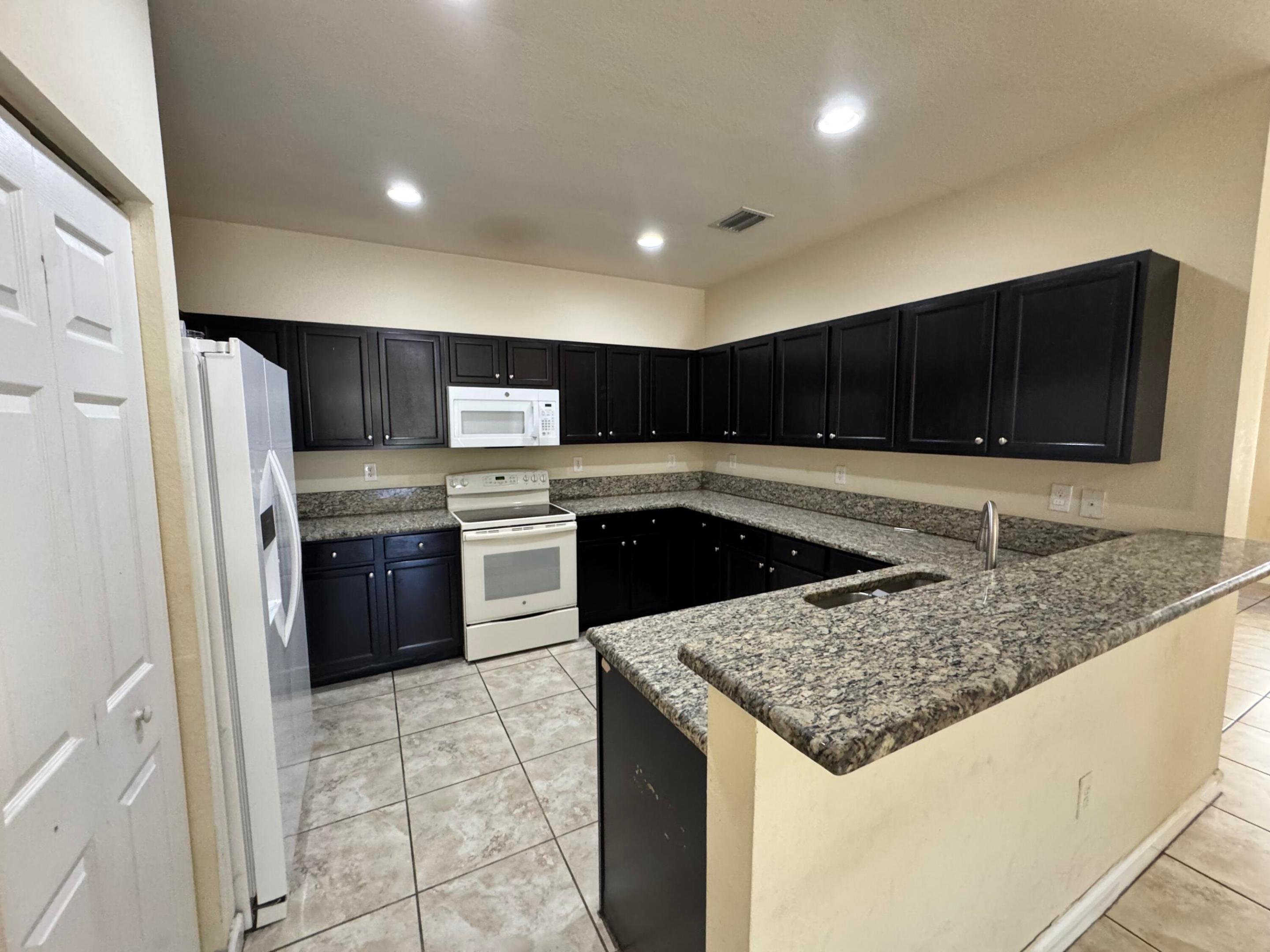 9136 SW 227th #9136, Cutler Bay FL 33190
