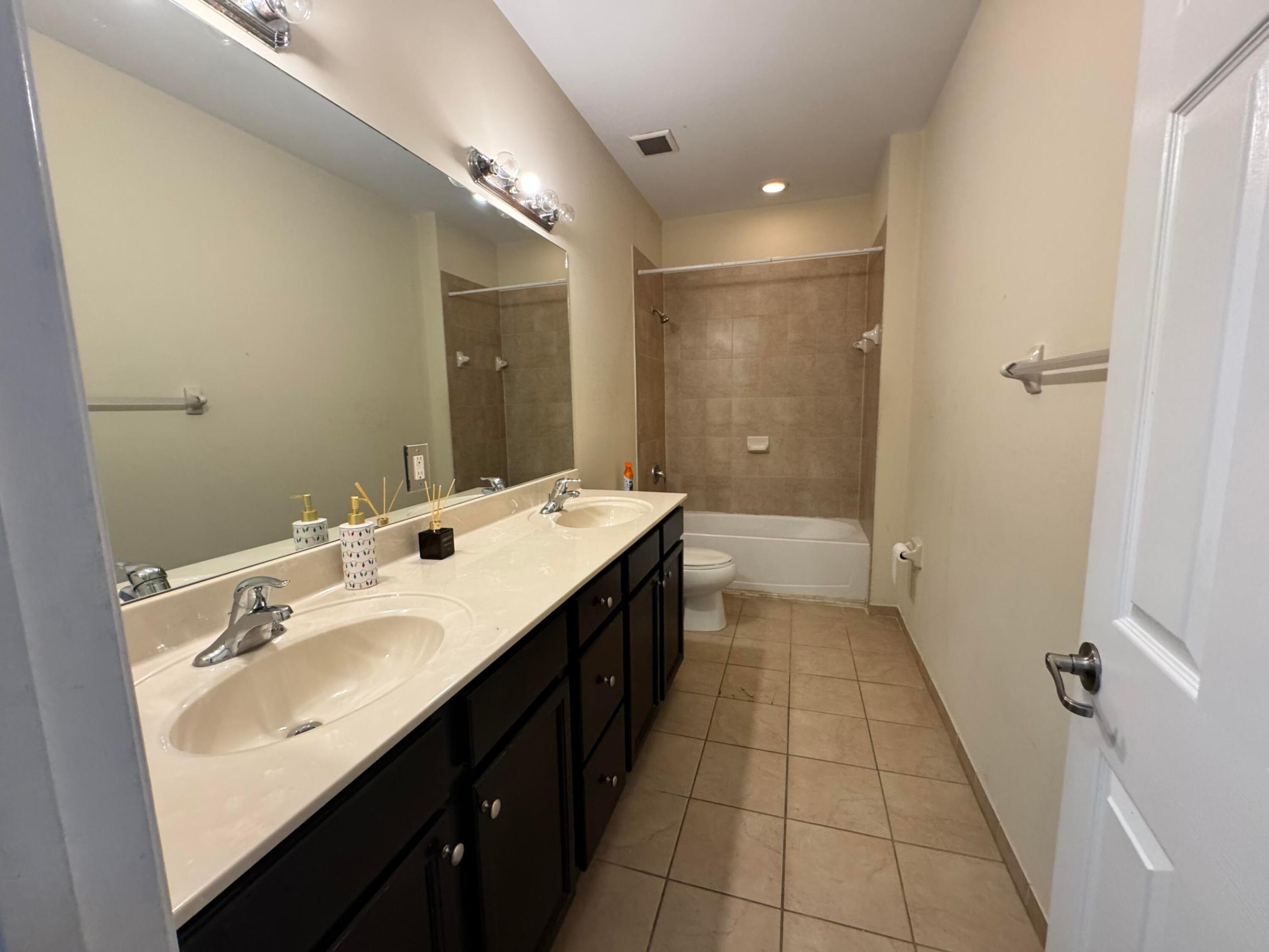 9136 SW 227th #9136, Cutler Bay FL 33190