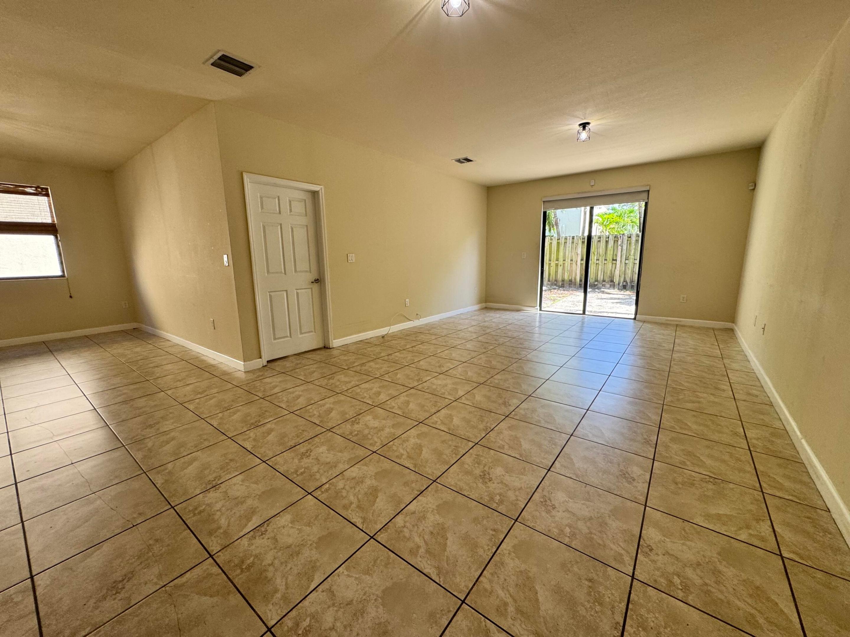 9136 SW 227th #9136, Cutler Bay FL 33190