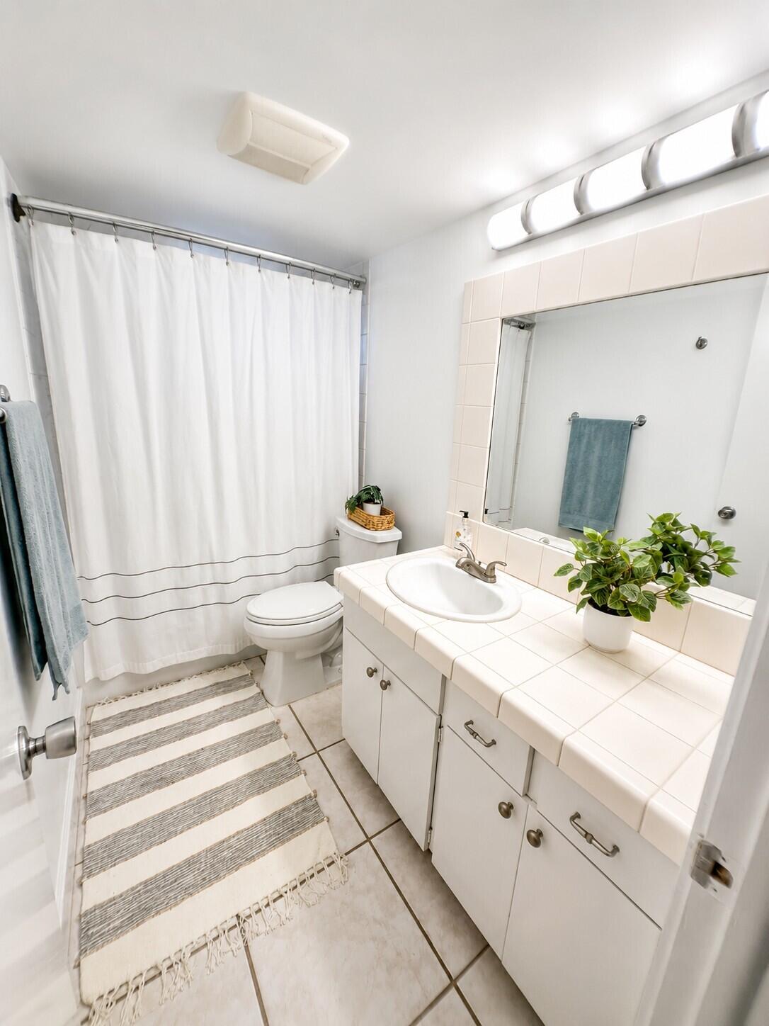 3111 NE 51st #301c, Fort Lauderdale FL 33308