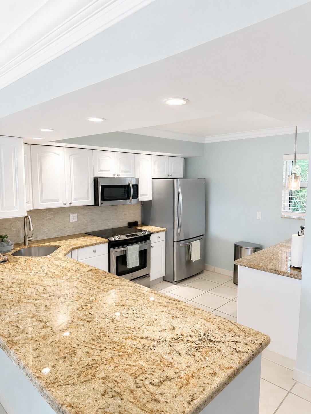 3111 NE 51st #301c, Fort Lauderdale FL 33308