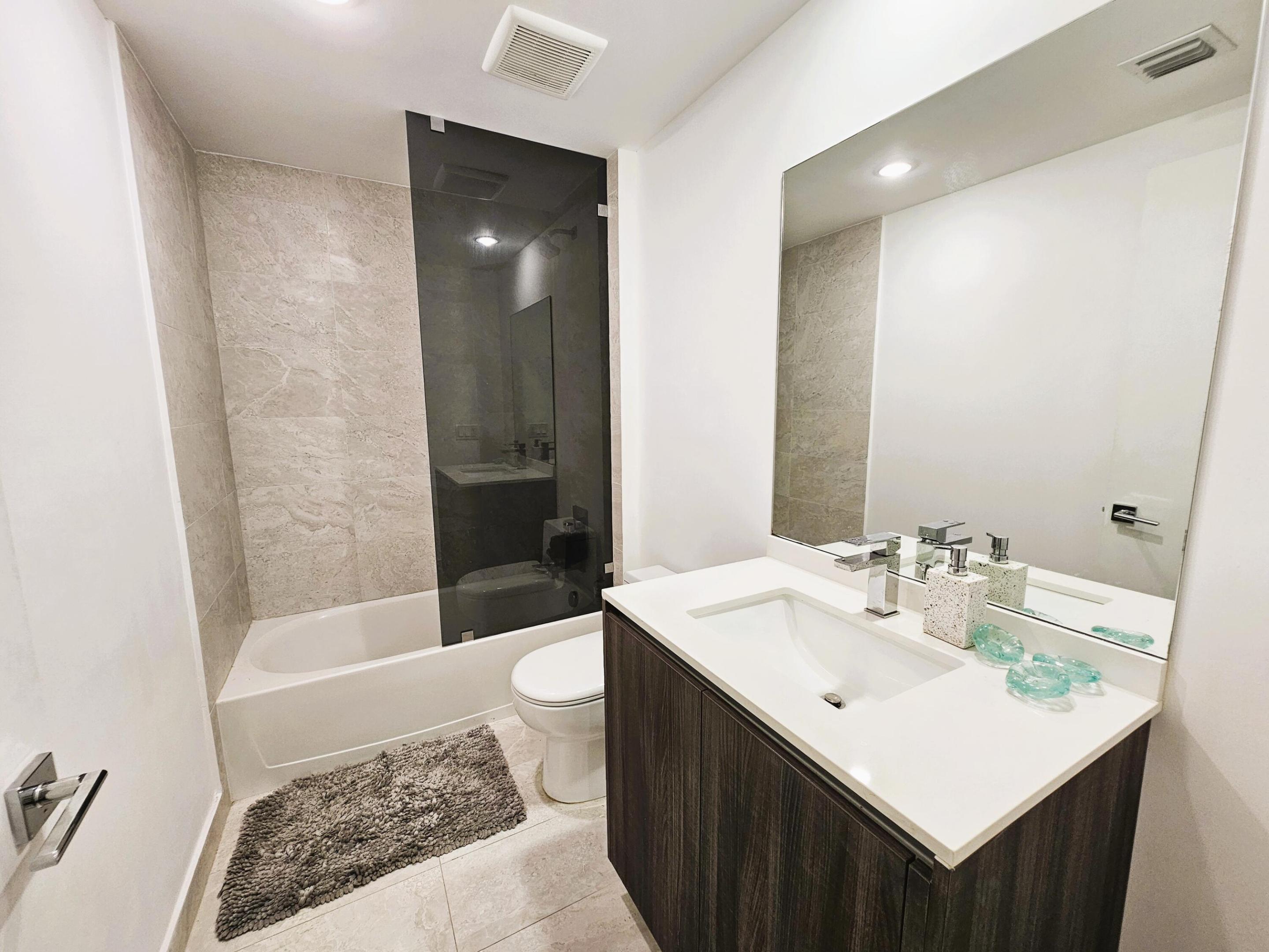 488 NE 18th #Apt 3508, Miami FL 33132