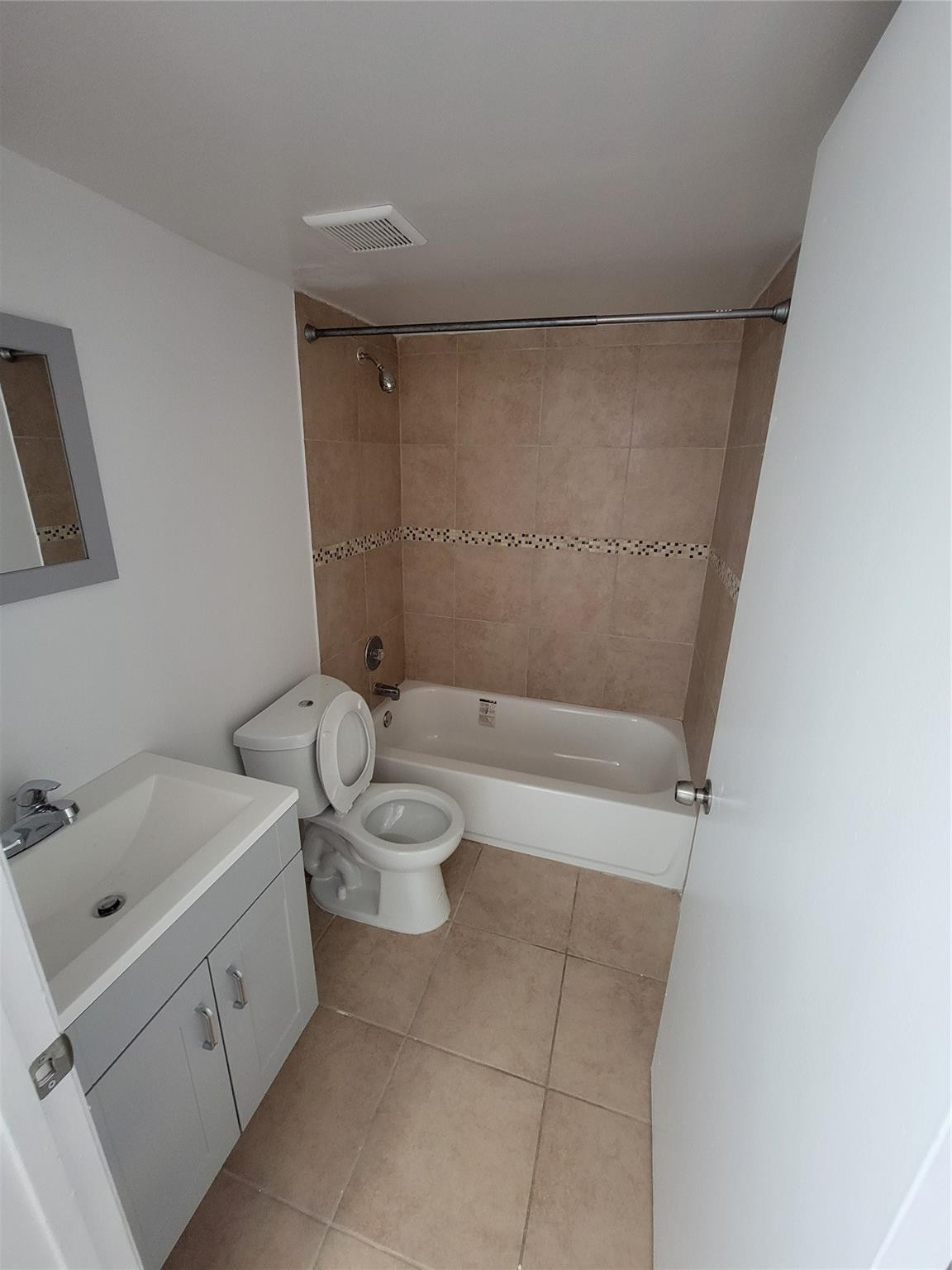 3465 NW 44th #106, Oakland Park FL 33309