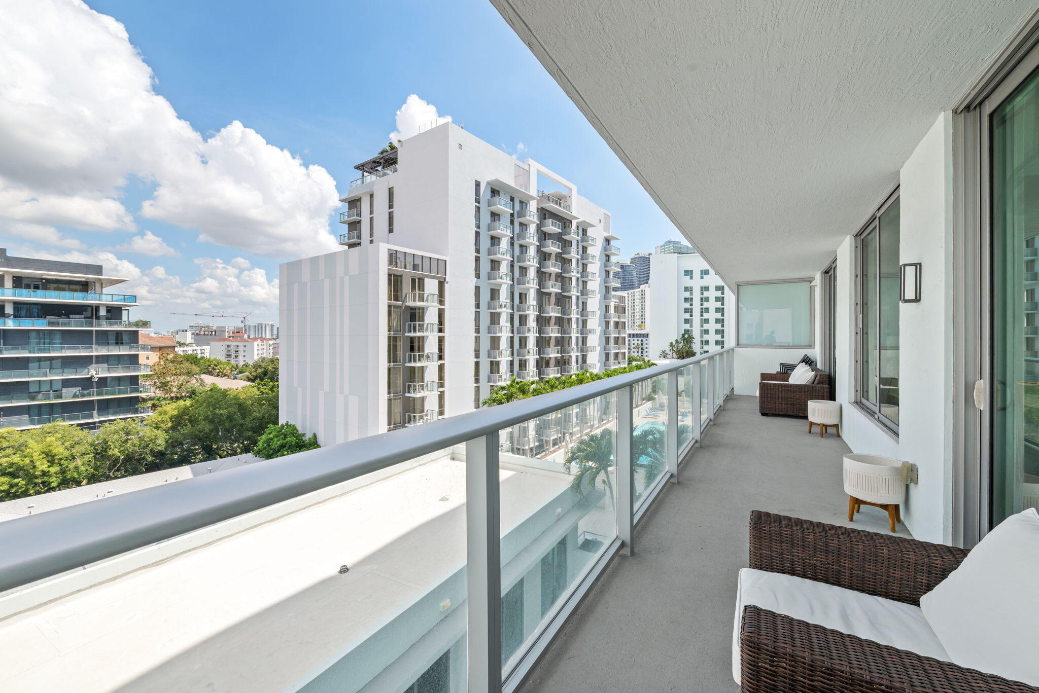 1600 SW 1st #702, Miami FL 33129