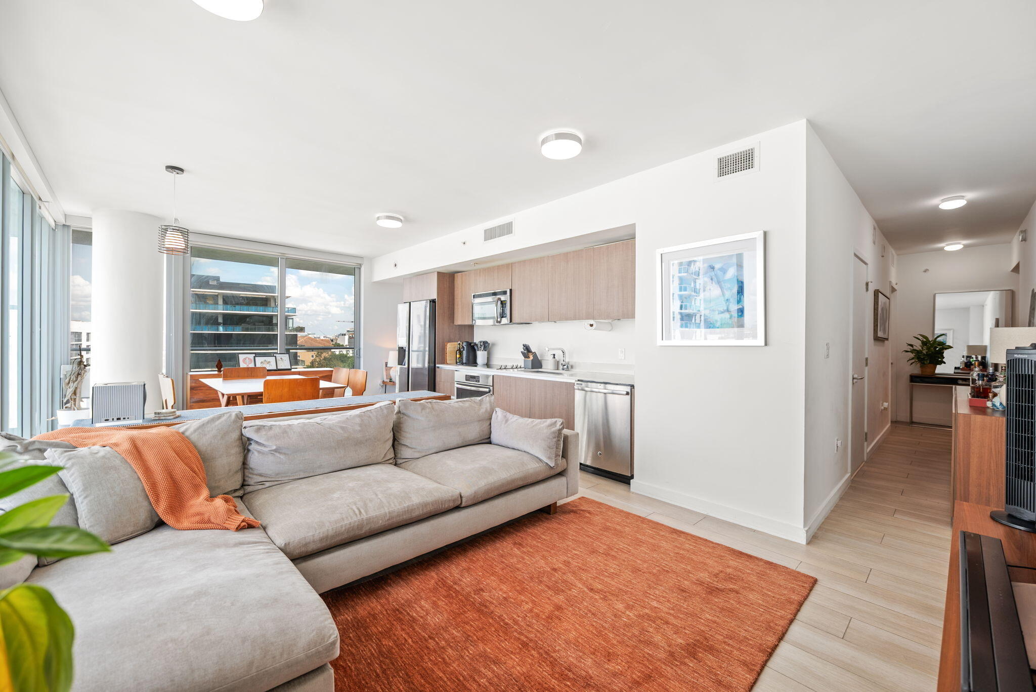 1600 SW 1st #702, Miami FL 33129
