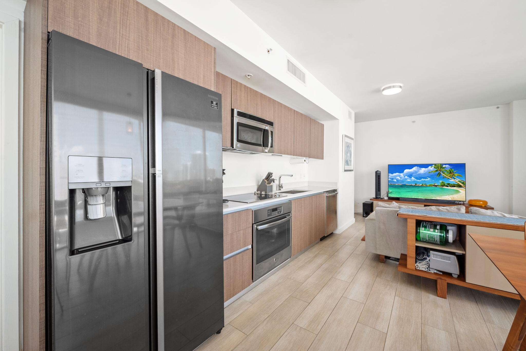 1600 SW 1st #702, Miami FL 33129