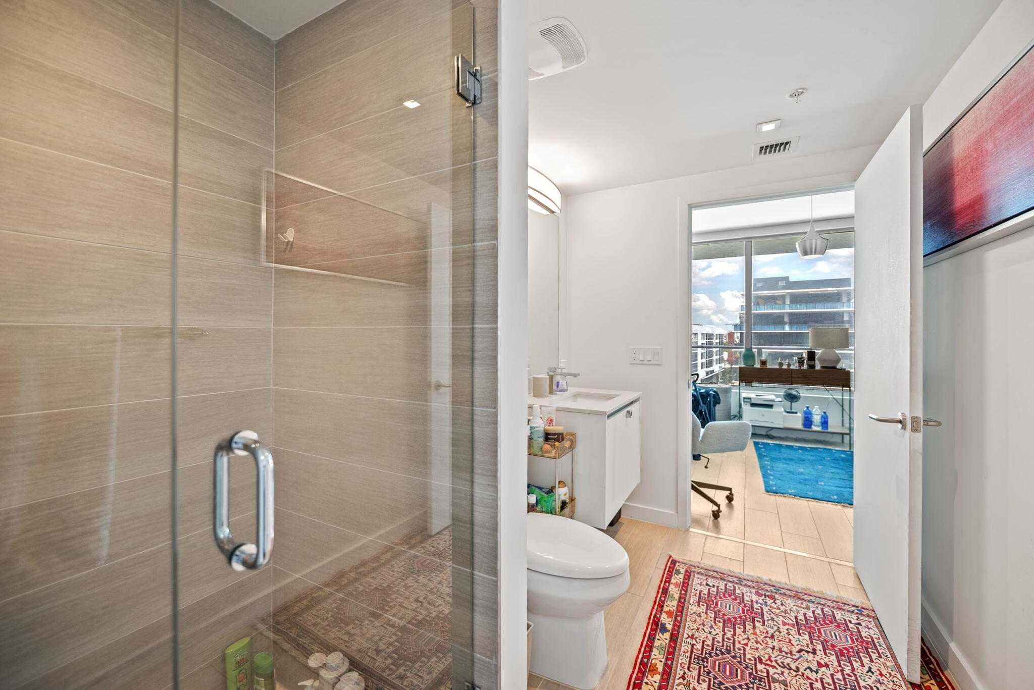 1600 SW 1st #702, Miami FL 33129