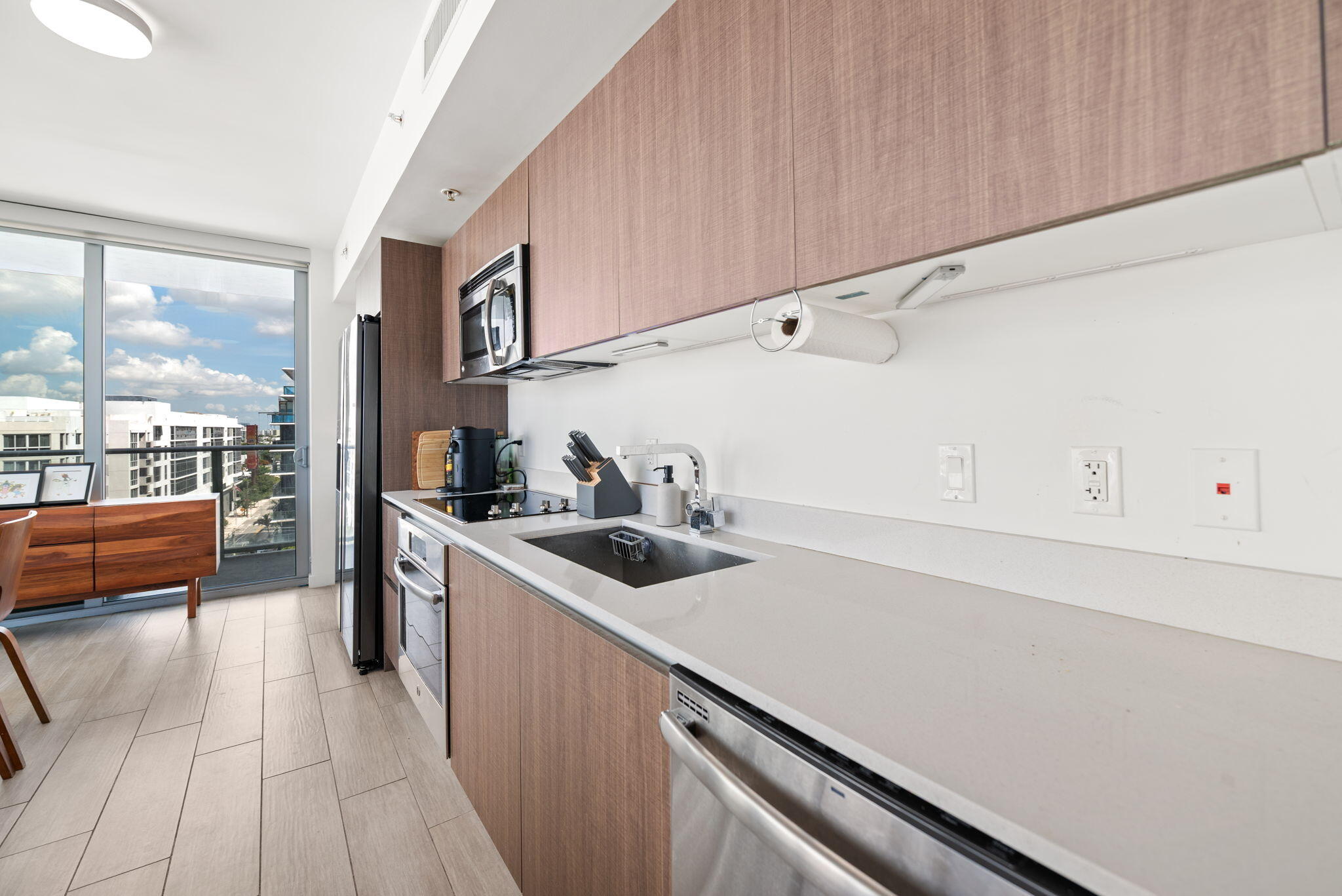 1600 SW 1st #702, Miami FL 33129