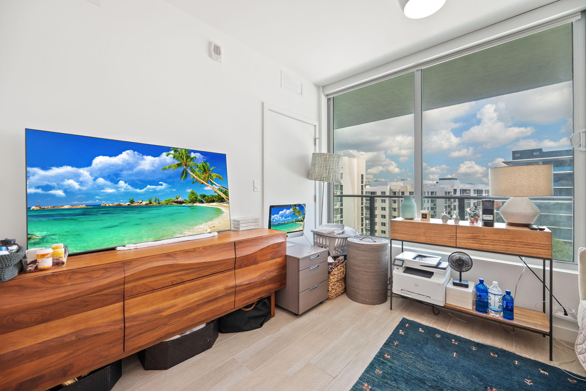 1600 SW 1st #702, Miami FL 33129