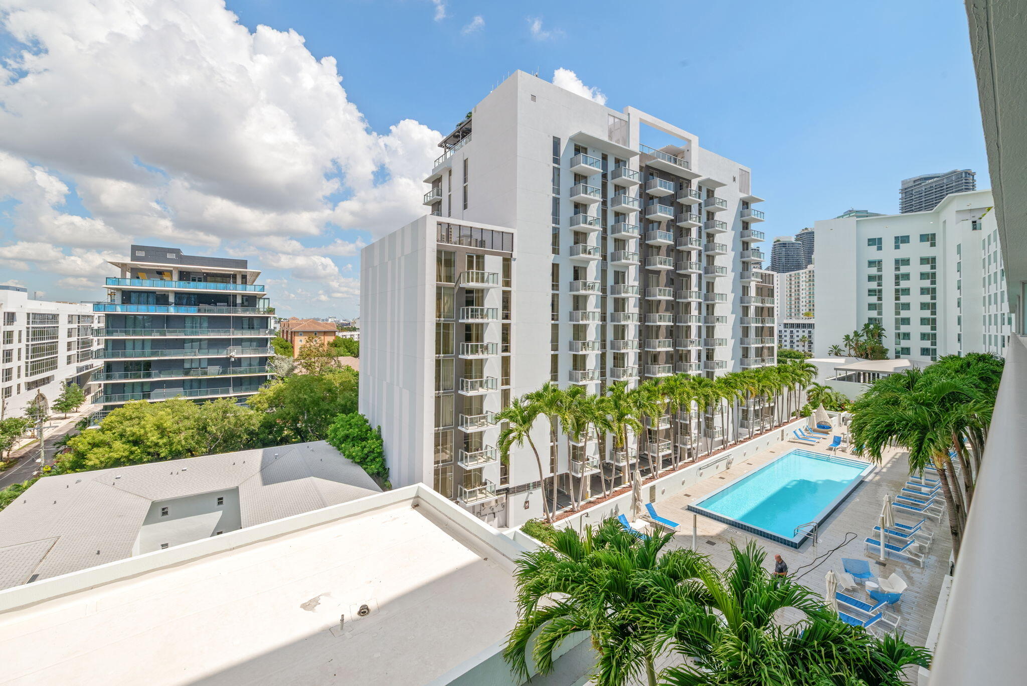 1600 SW 1st #702, Miami FL 33129