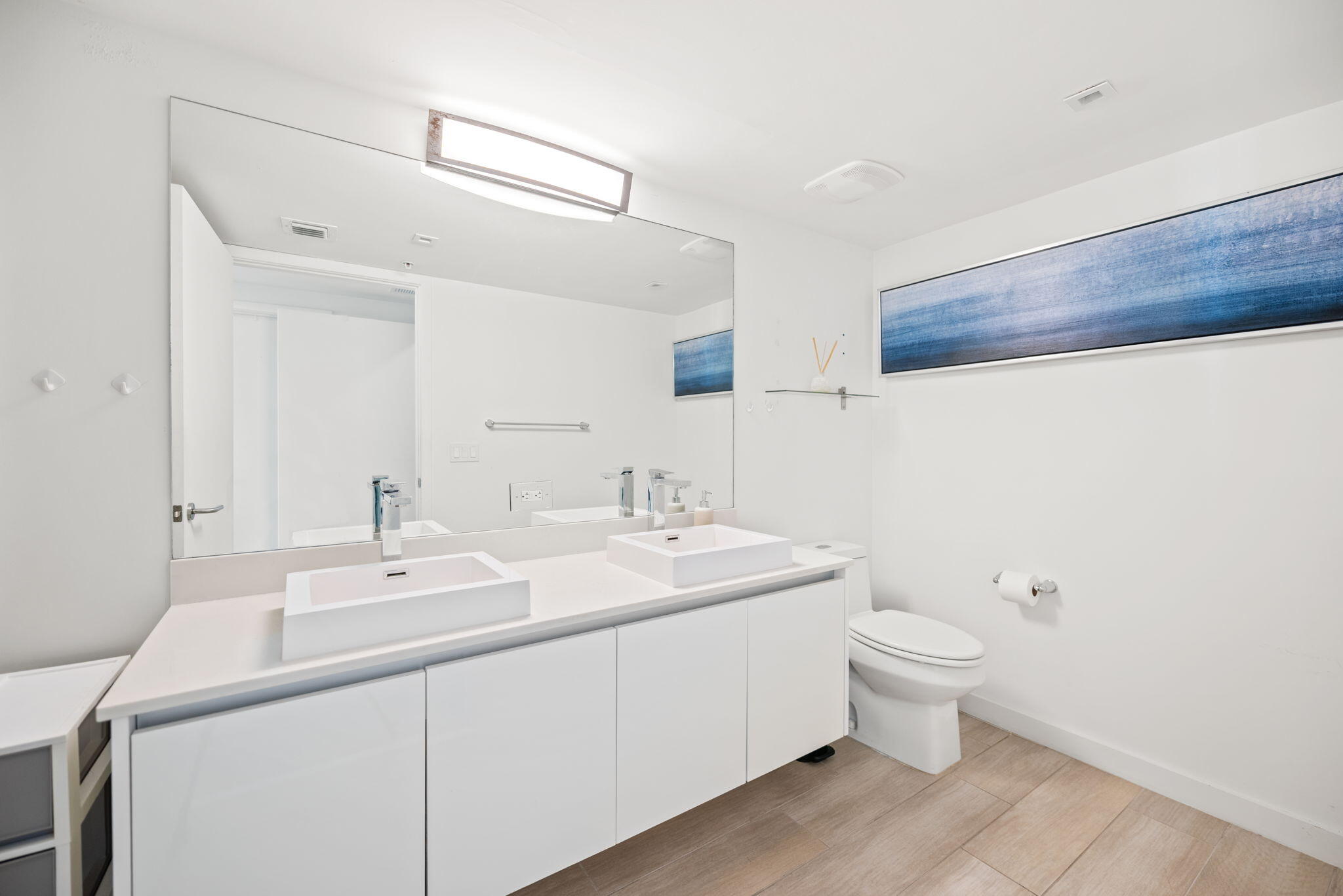 1600 SW 1st #702, Miami FL 33129