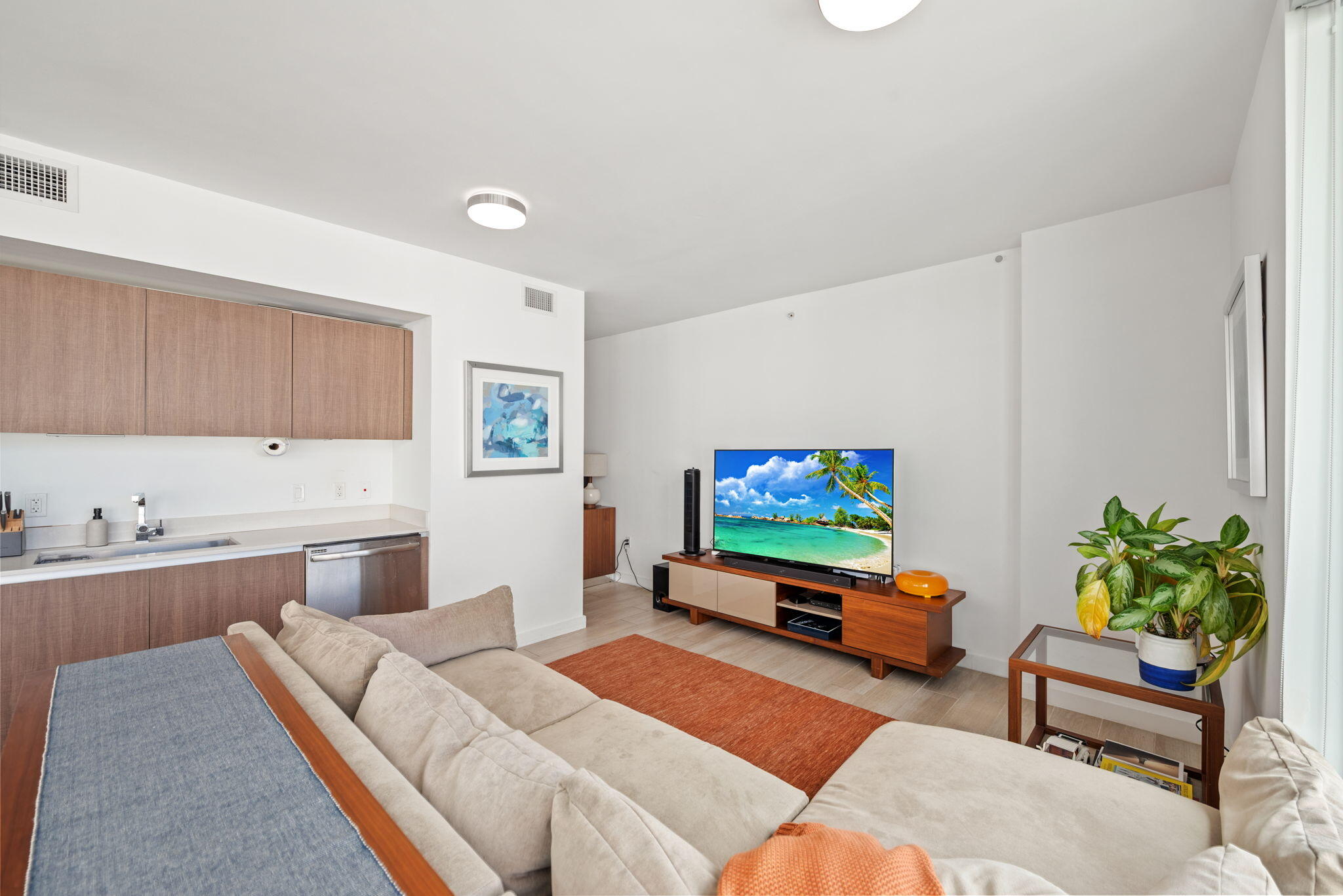 1600 SW 1st #702, Miami FL 33129