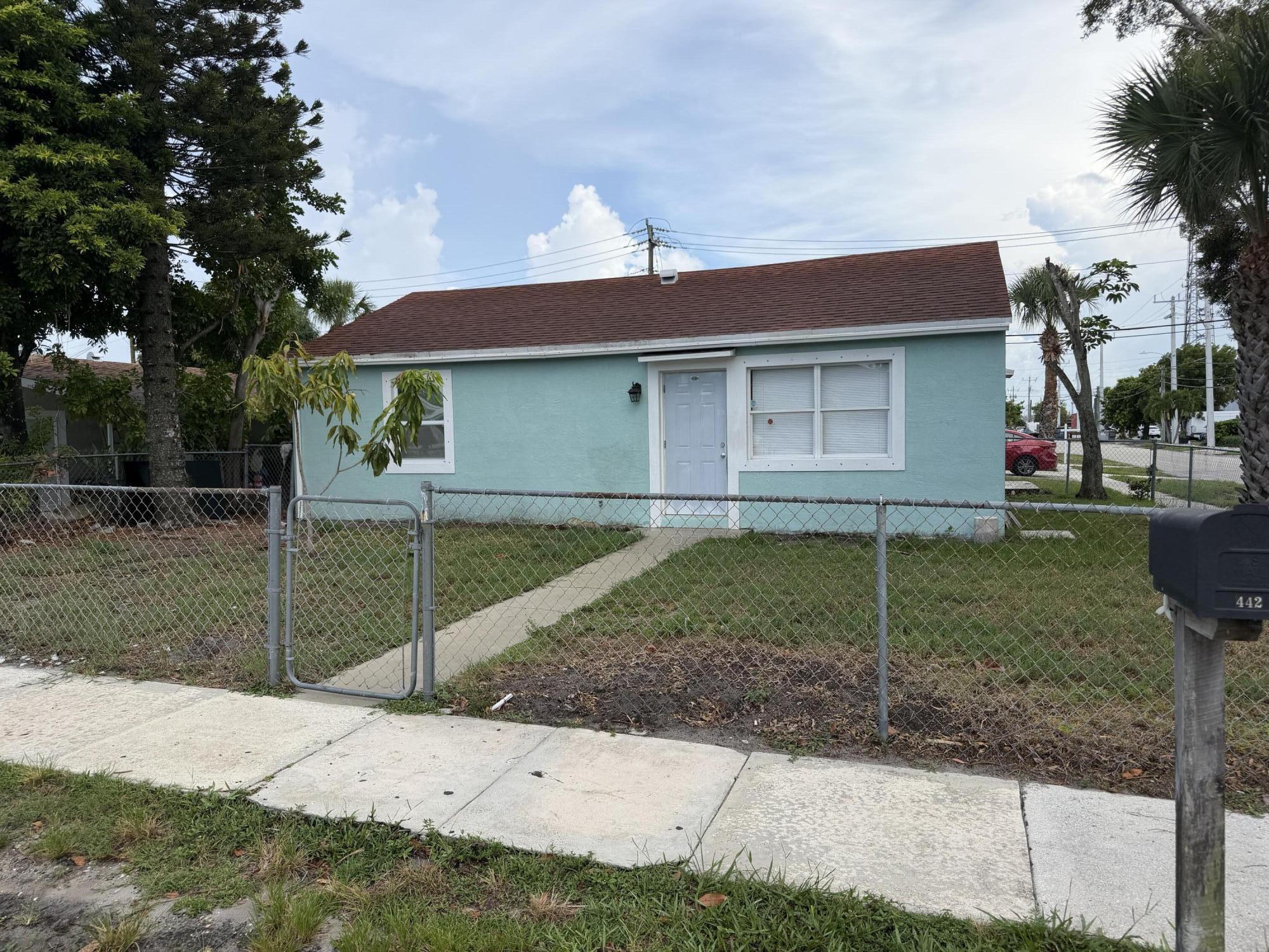 442 Winters, West Palm Beach FL 33405