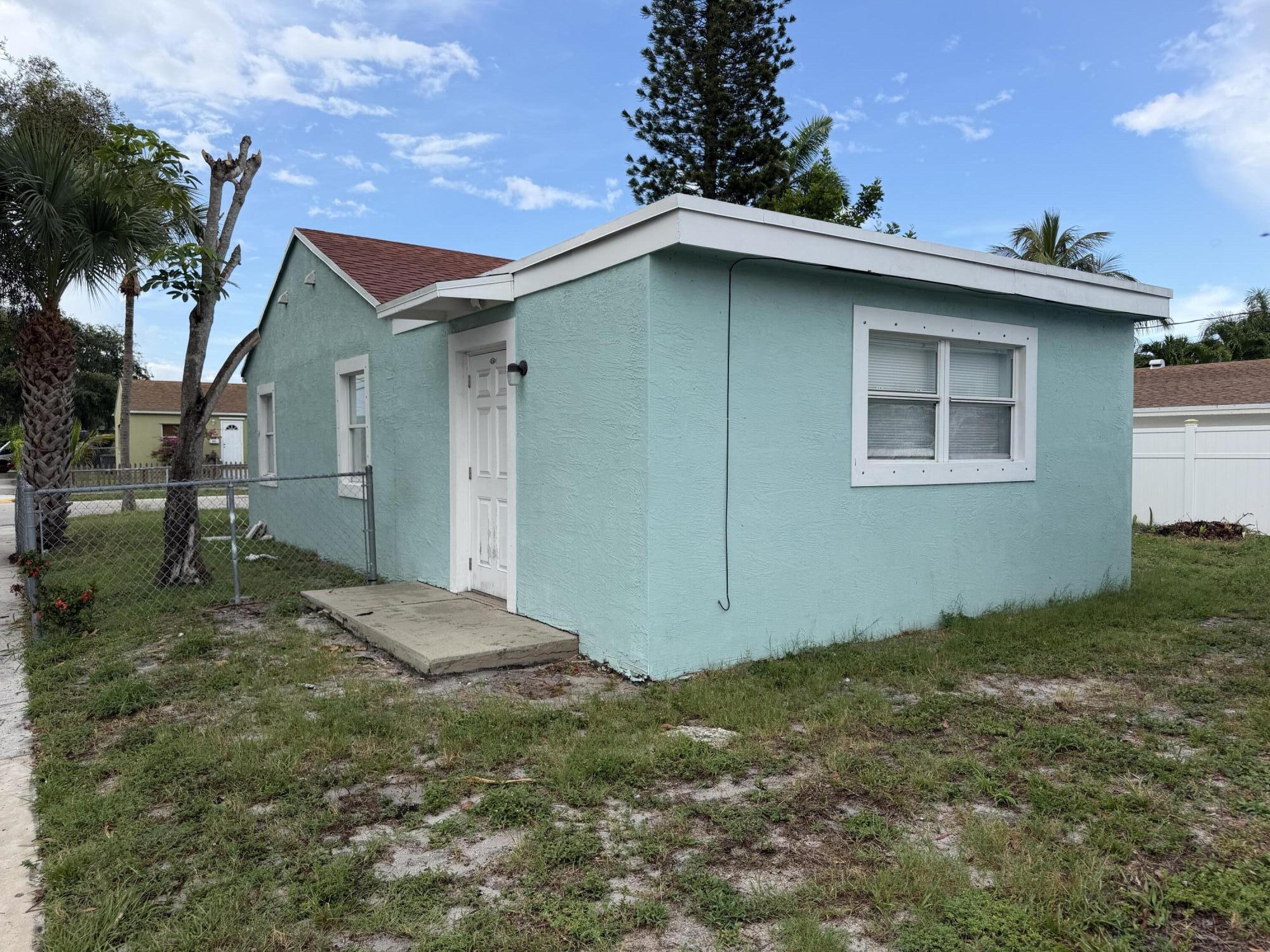 442 Winters, West Palm Beach FL 33405