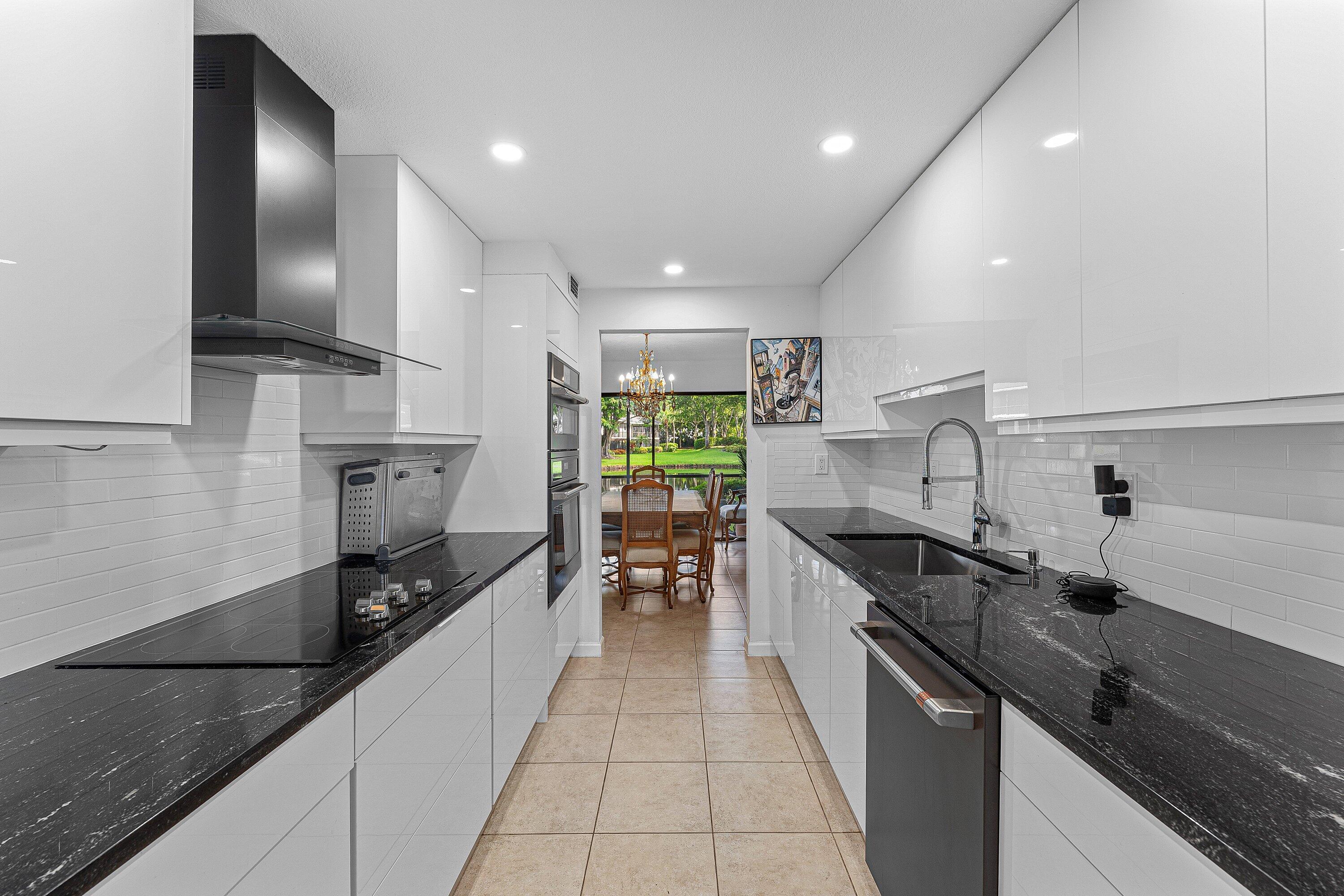 6864 Willow Wood #405, Boca Raton FL 33434