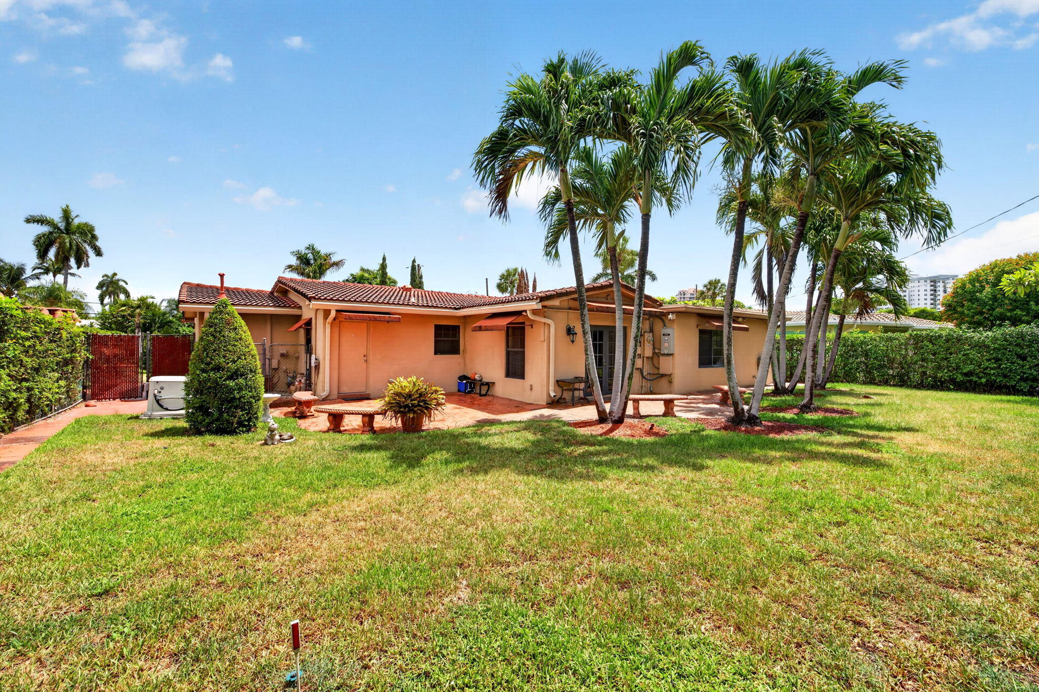 2060 Tropic, Lauderdale By The Sea FL 33062