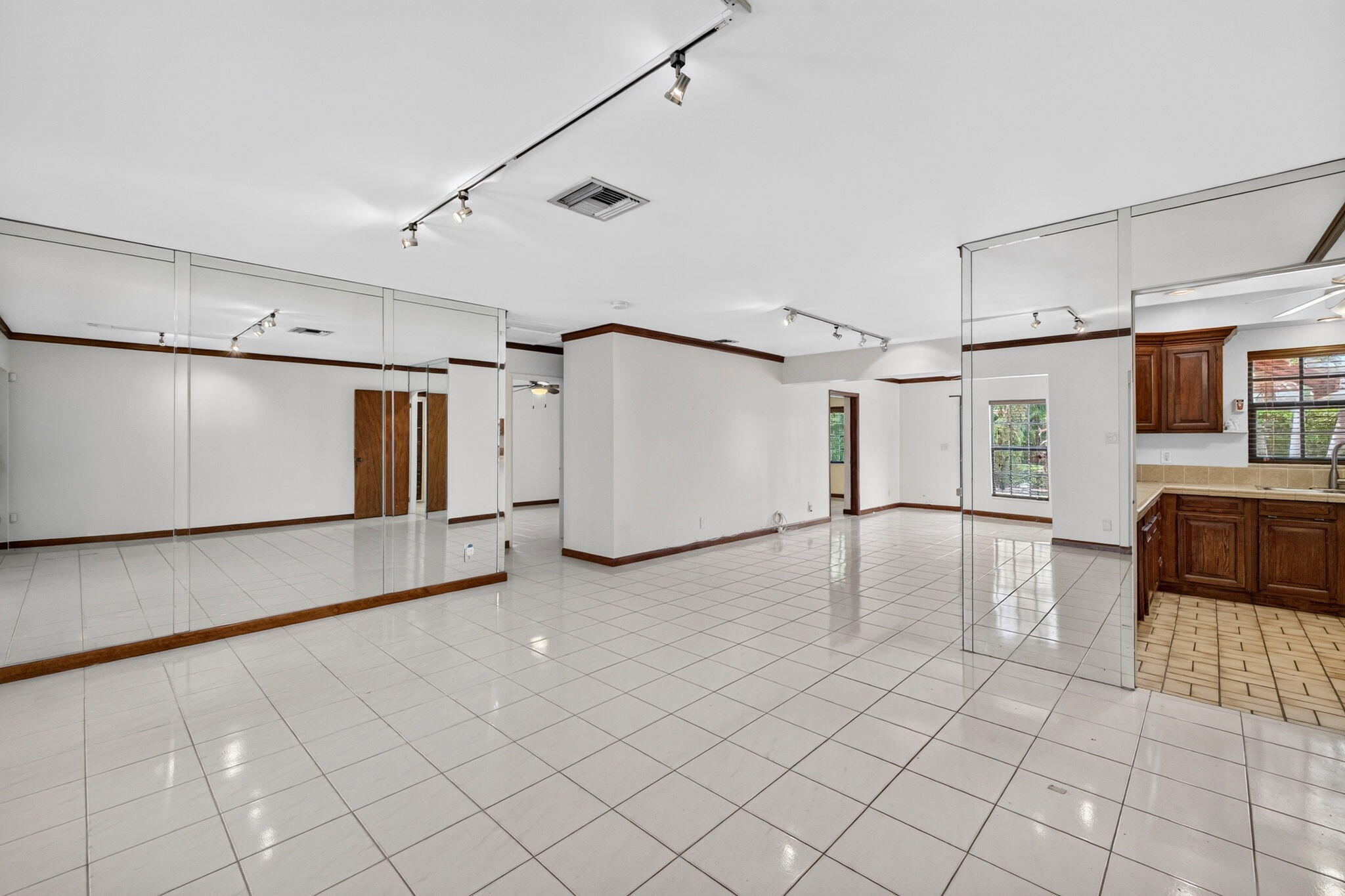 2060 Tropic, Lauderdale By The Sea FL 33062
