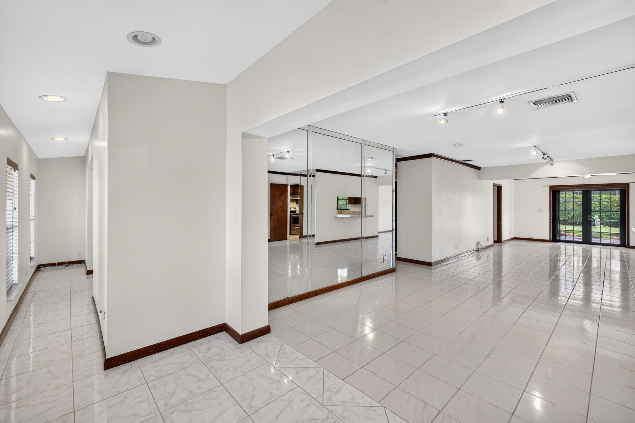 2060 Tropic, Lauderdale By The Sea FL 33062