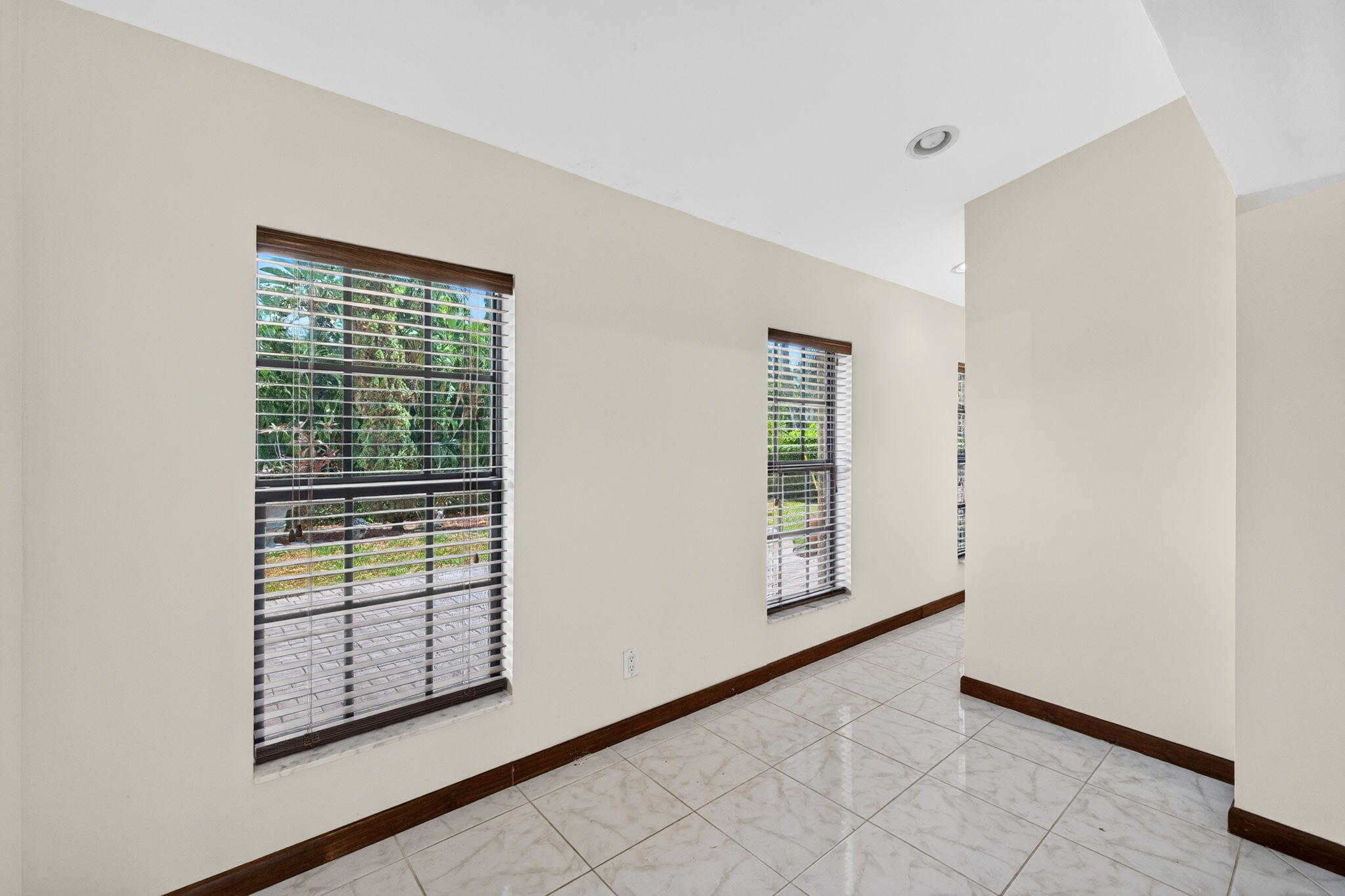 2060 Tropic, Lauderdale By The Sea FL 33062