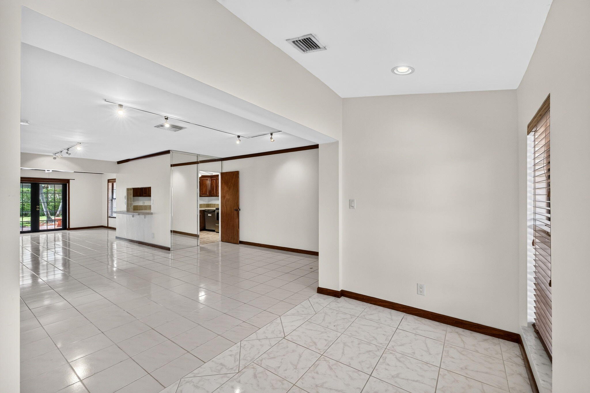 2060 Tropic, Lauderdale By The Sea FL 33062