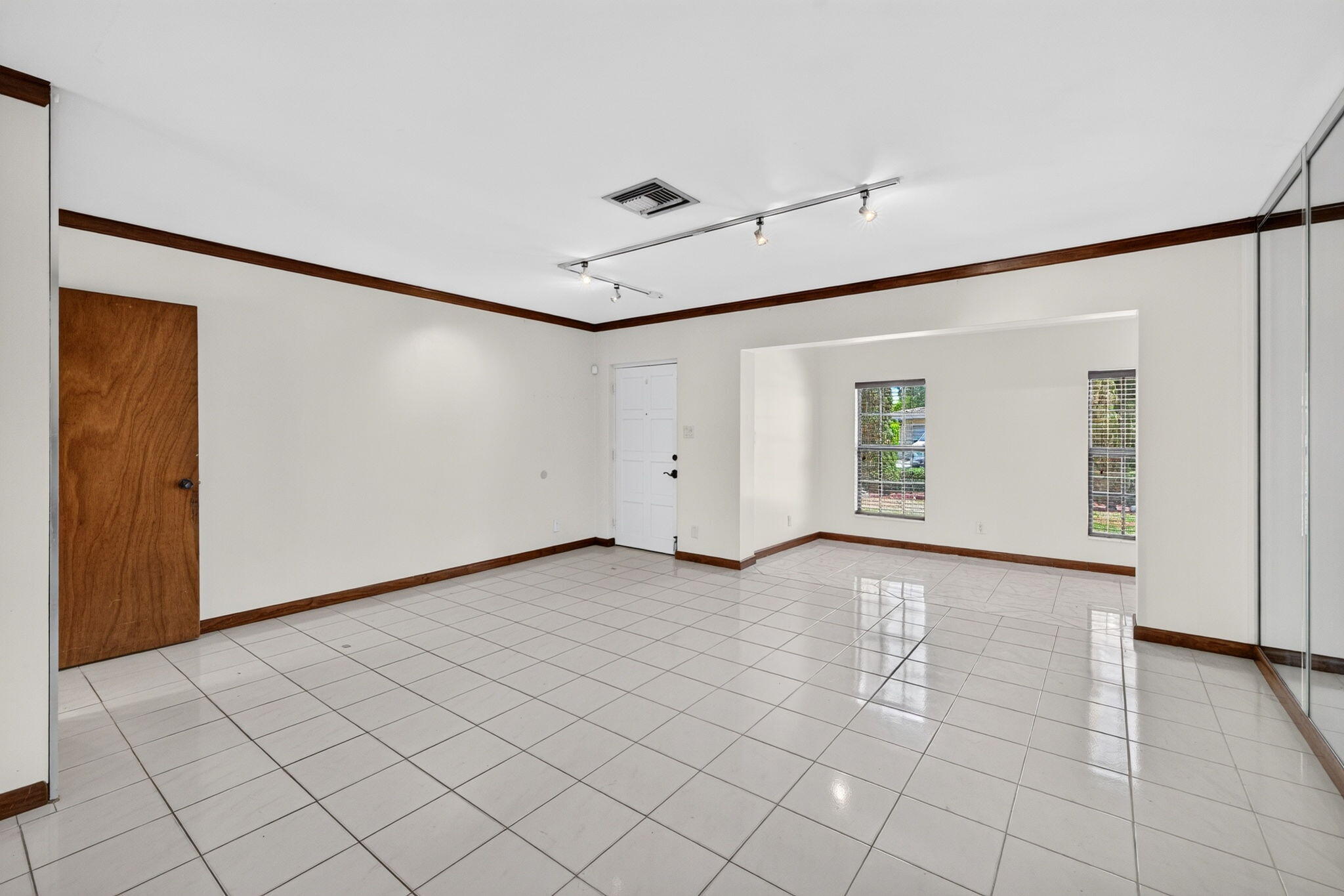 2060 Tropic, Lauderdale By The Sea FL 33062