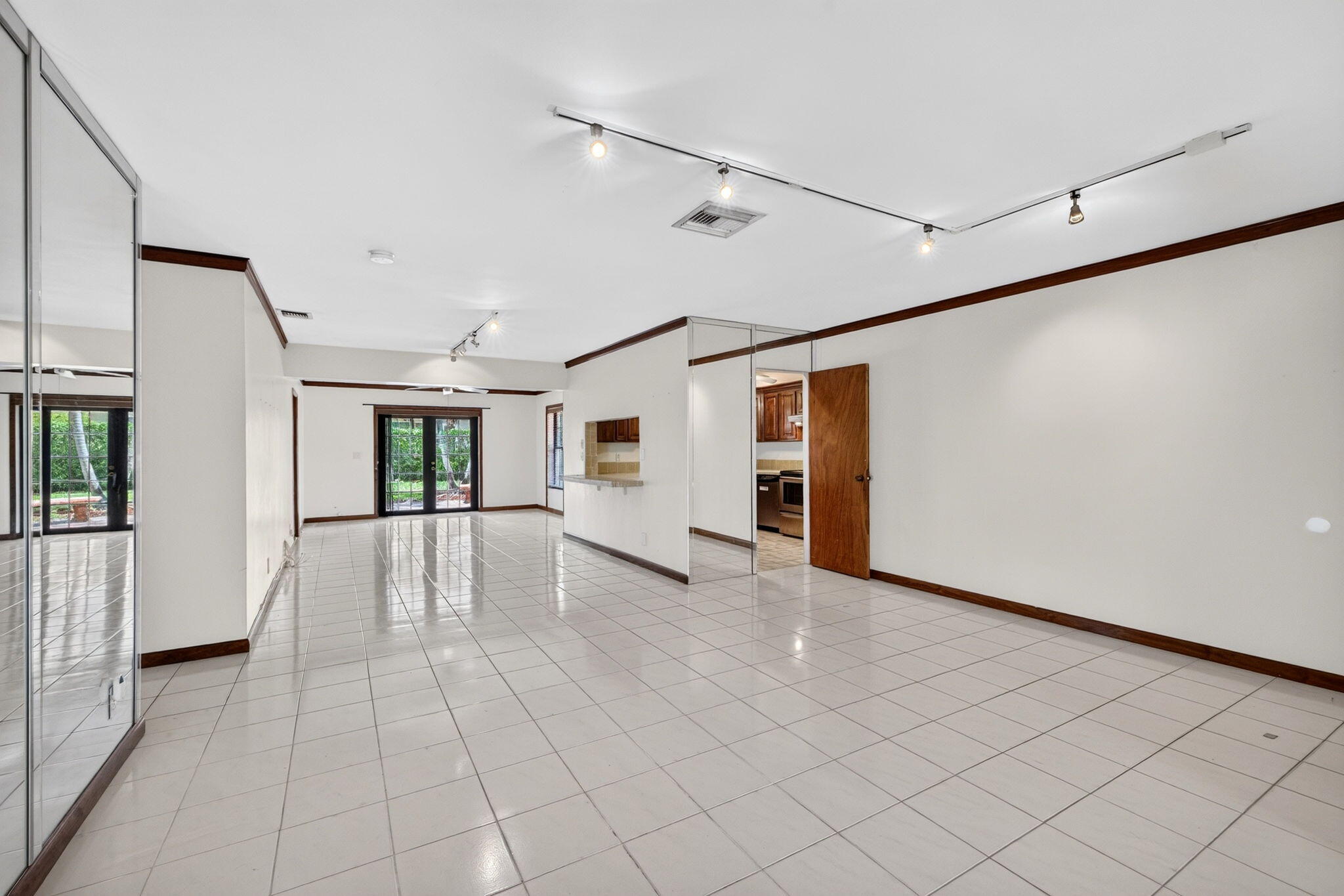 2060 Tropic, Lauderdale By The Sea FL 33062