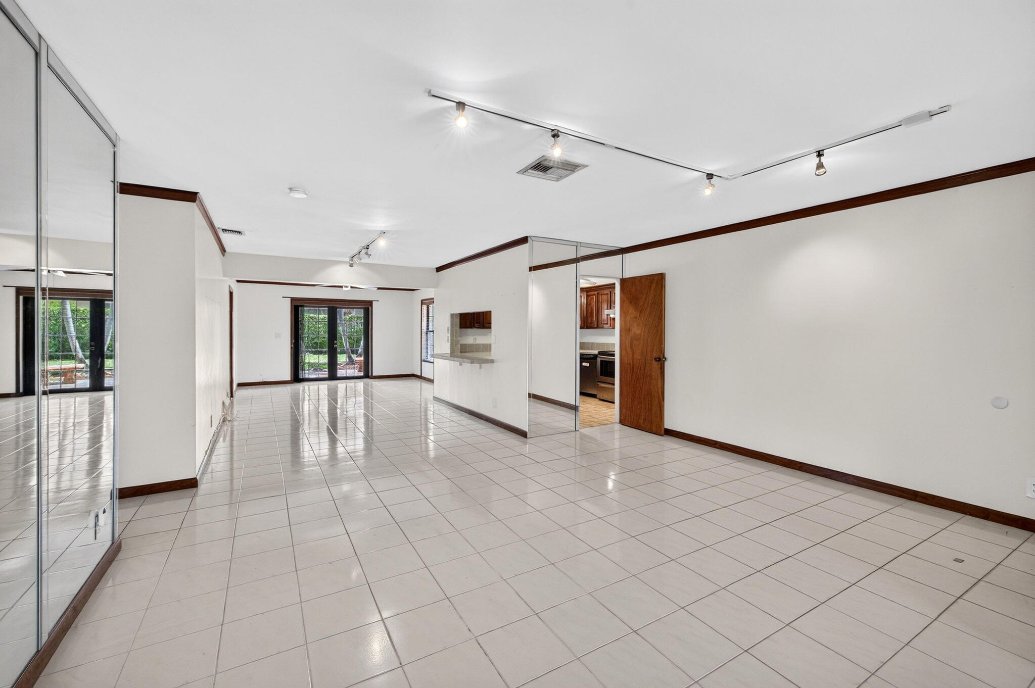 2060 Tropic, Lauderdale By The Sea FL 33062