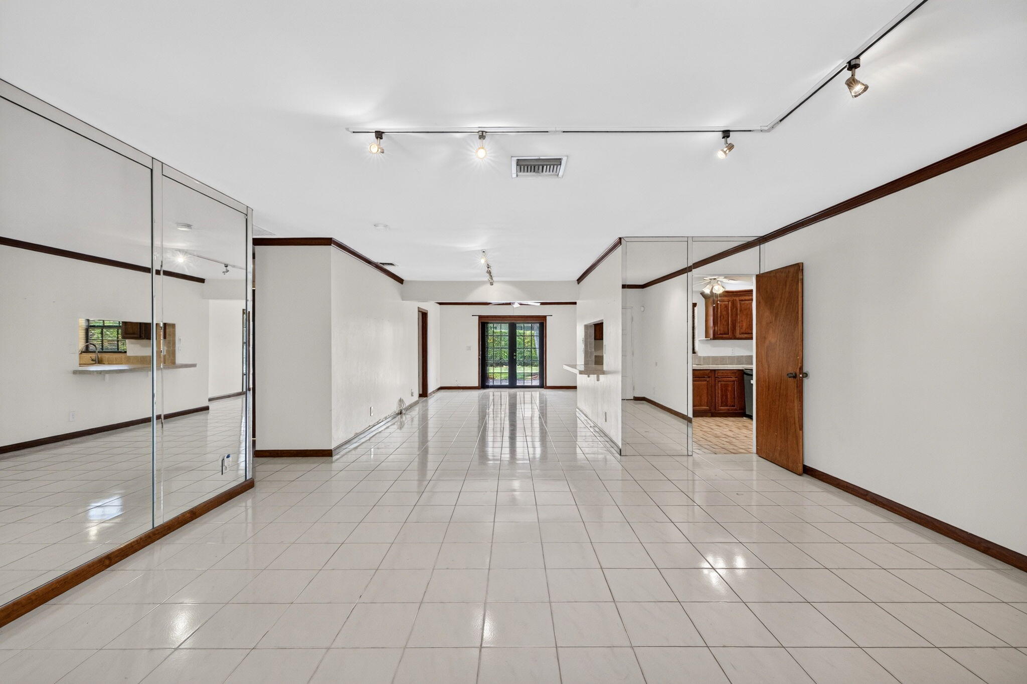 2060 Tropic, Lauderdale By The Sea FL 33062