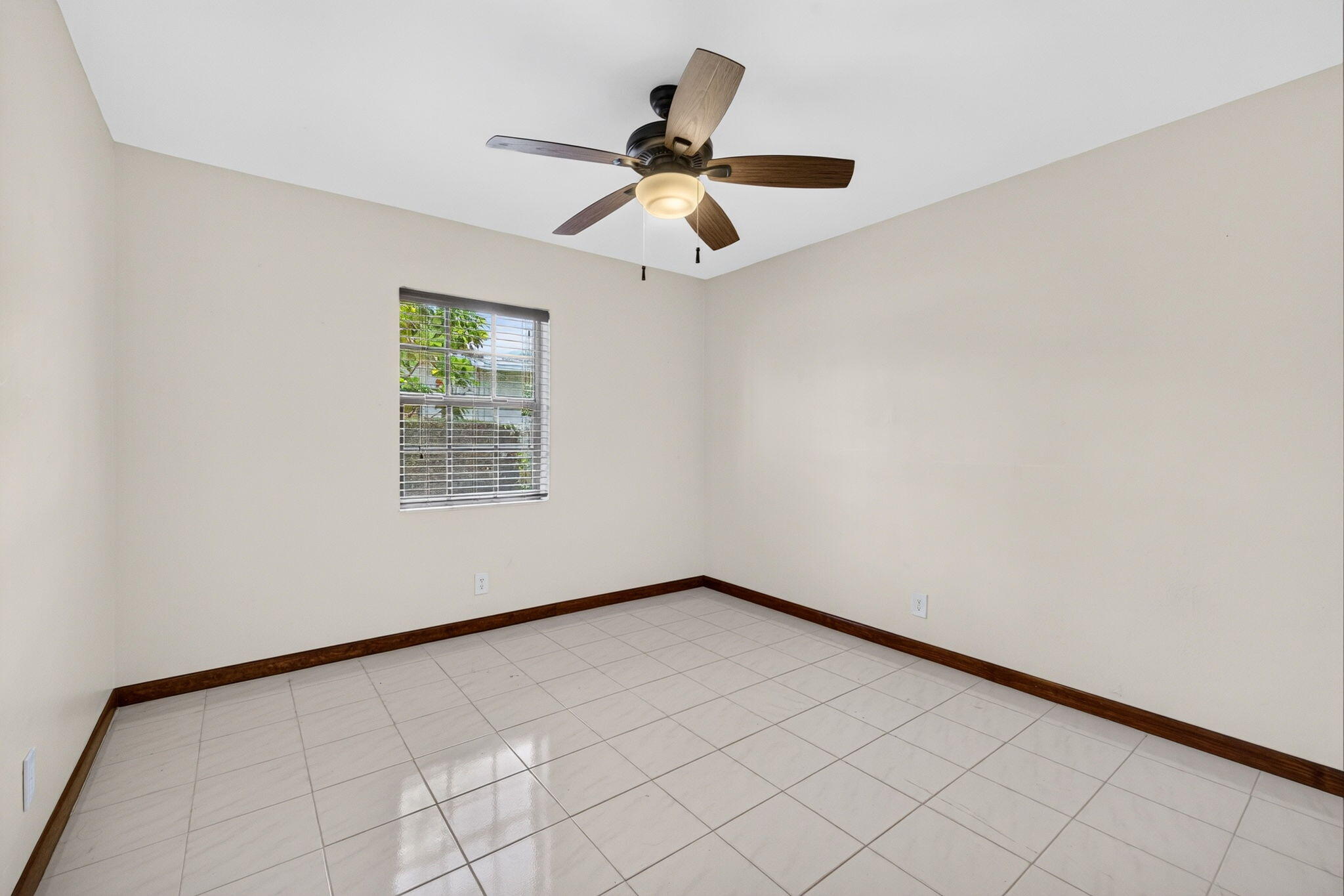 2060 Tropic, Lauderdale By The Sea FL 33062