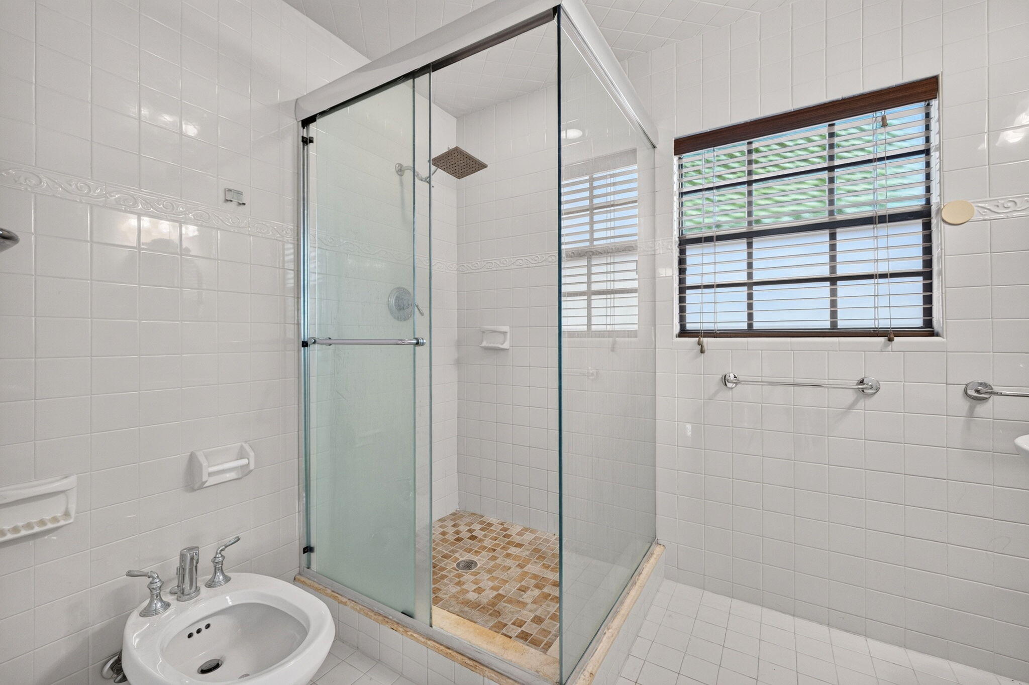 2060 Tropic, Lauderdale By The Sea FL 33062