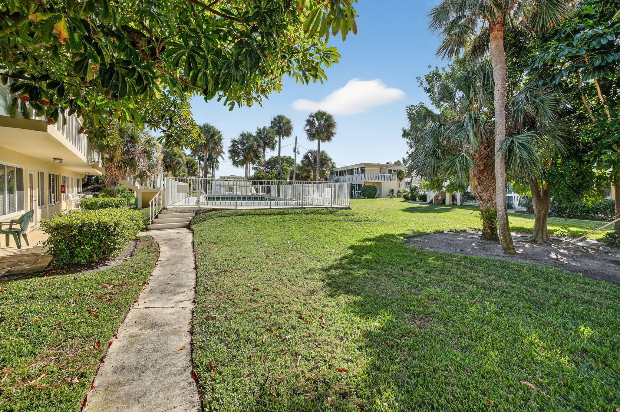 2755 NE 28th #E2, Lighthouse Point FL 33064