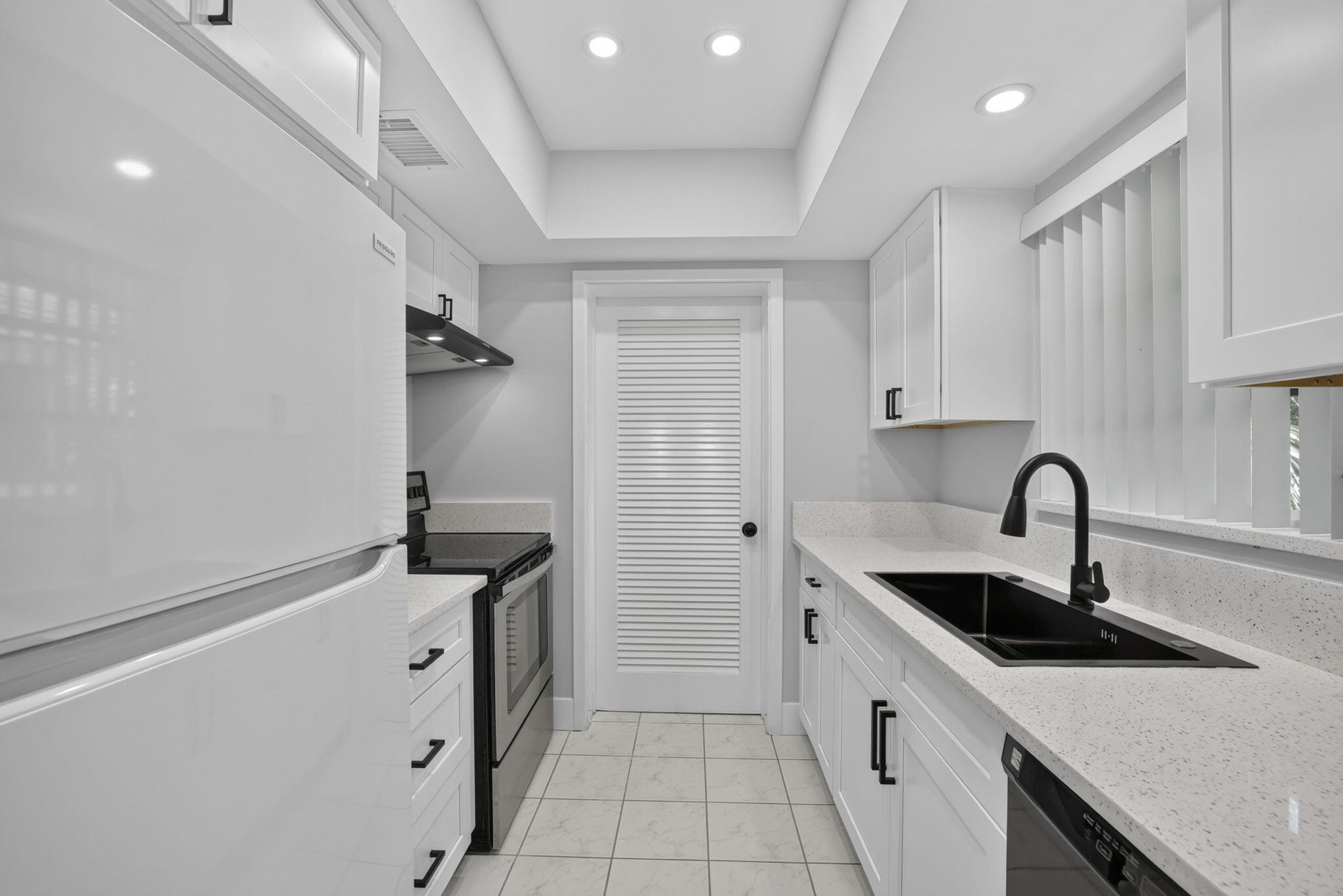 2755 NE 28th #E2, Lighthouse Point FL 33064