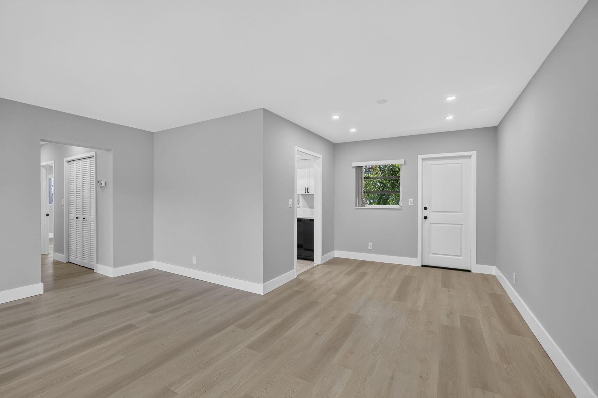 2755 NE 28th #E2, Lighthouse Point FL 33064