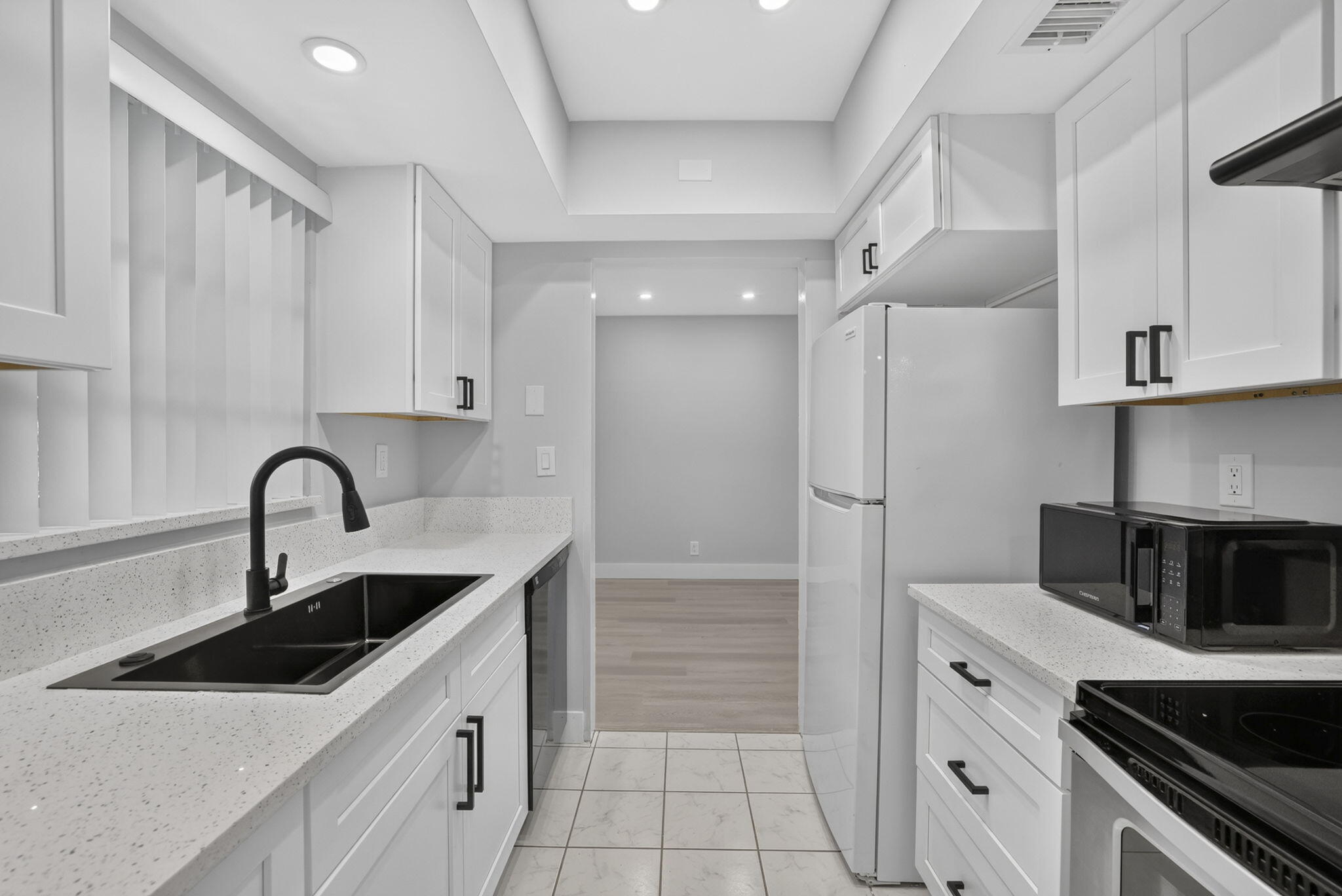 2755 NE 28th #E2, Lighthouse Point FL 33064