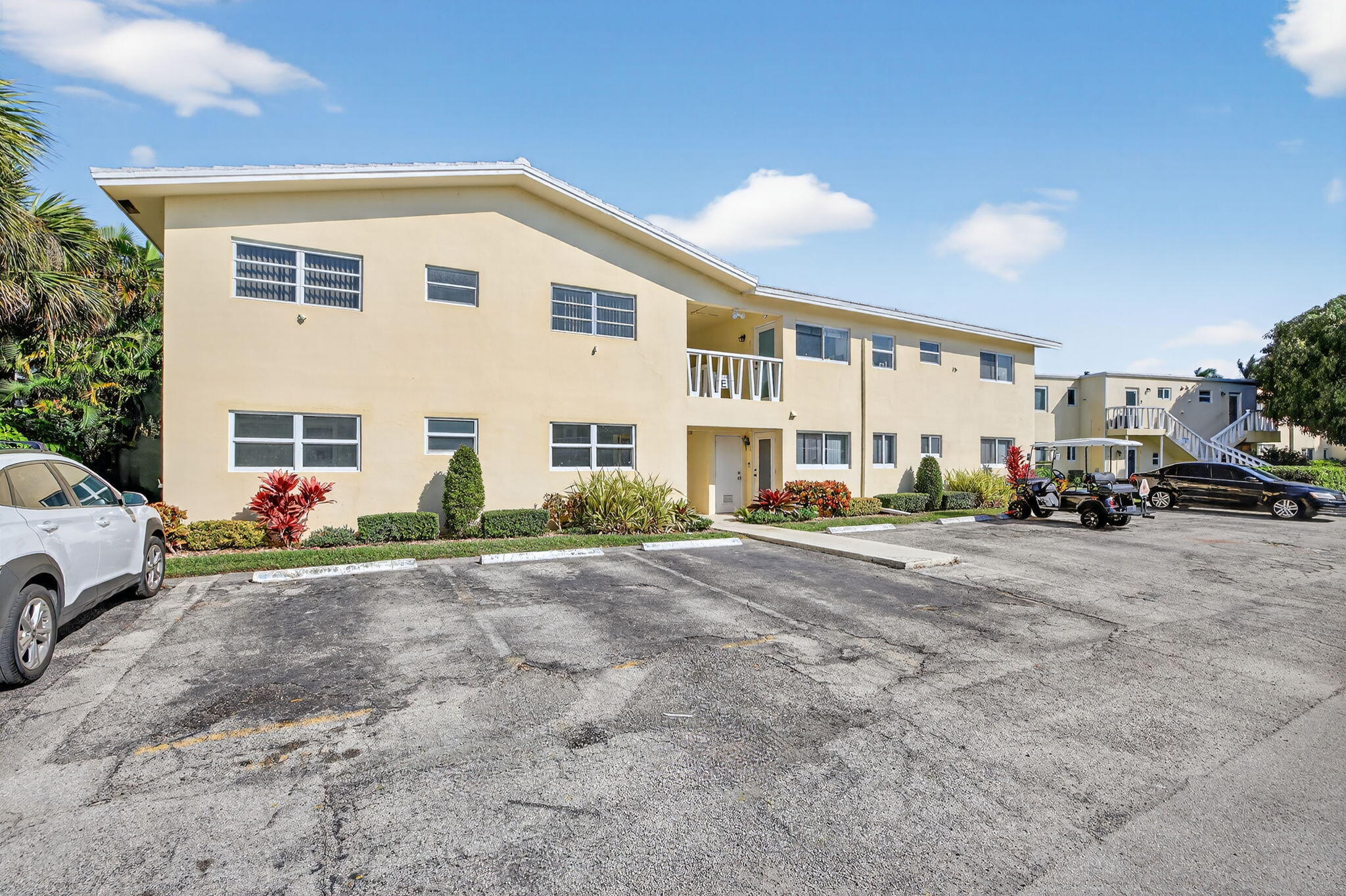 2755 NE 28th #E2, Lighthouse Point FL 33064