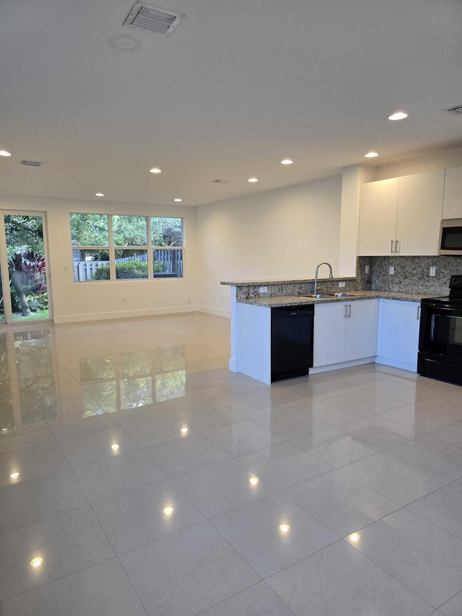 408 SW 9th, Fort Lauderdale FL 33315