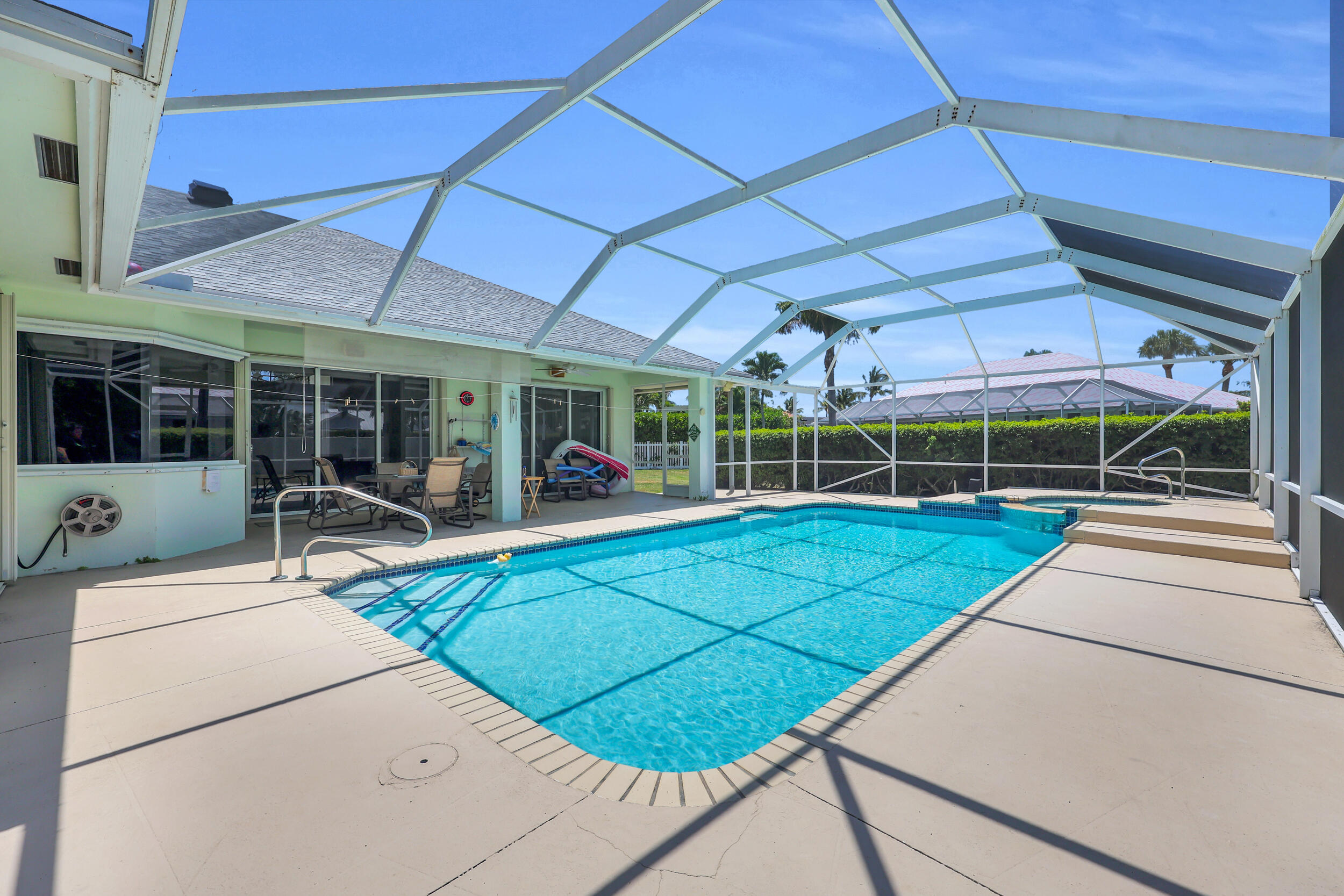 521 Cypress, Tequesta FL 33469