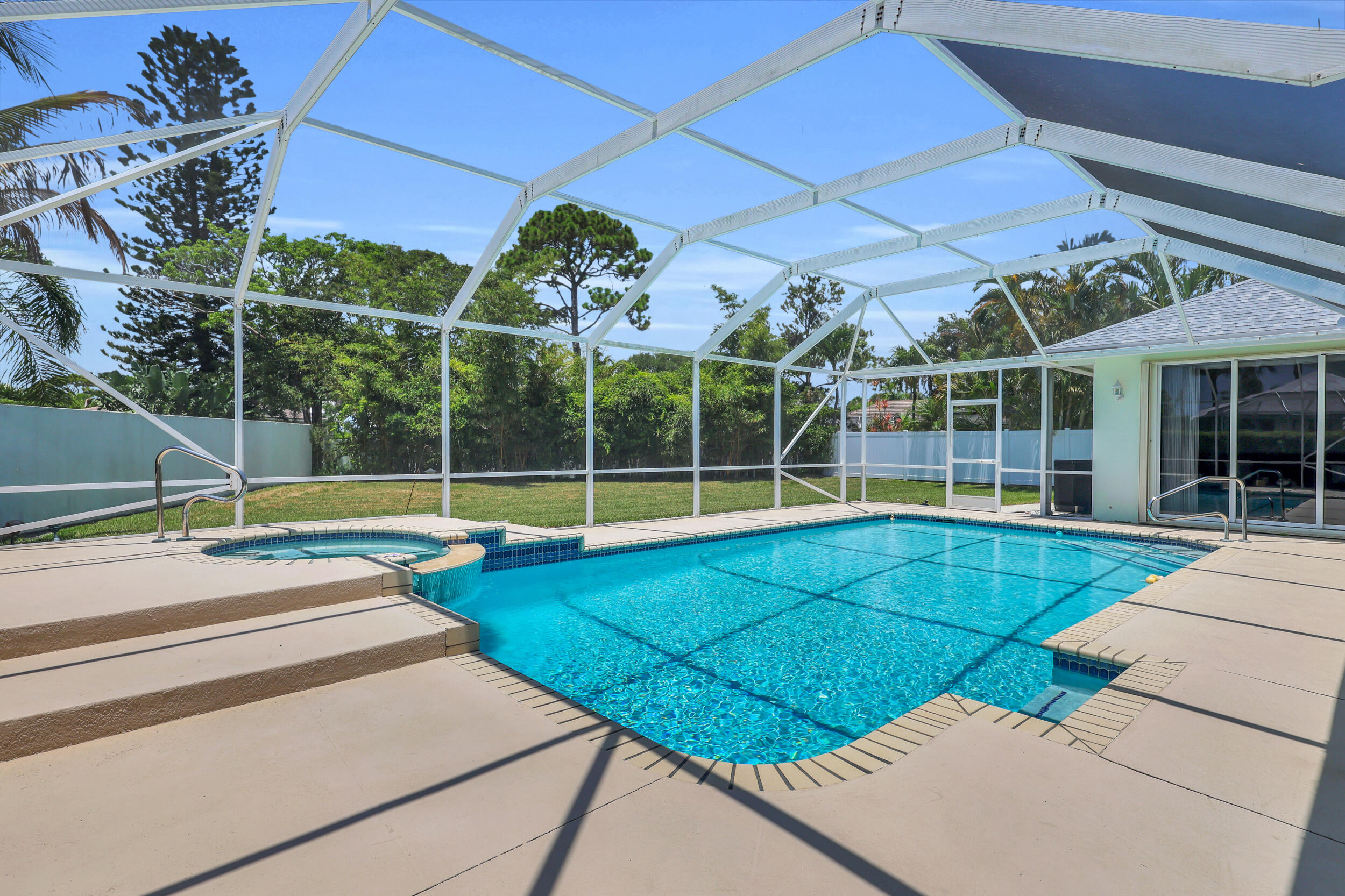 521 Cypress, Tequesta FL 33469