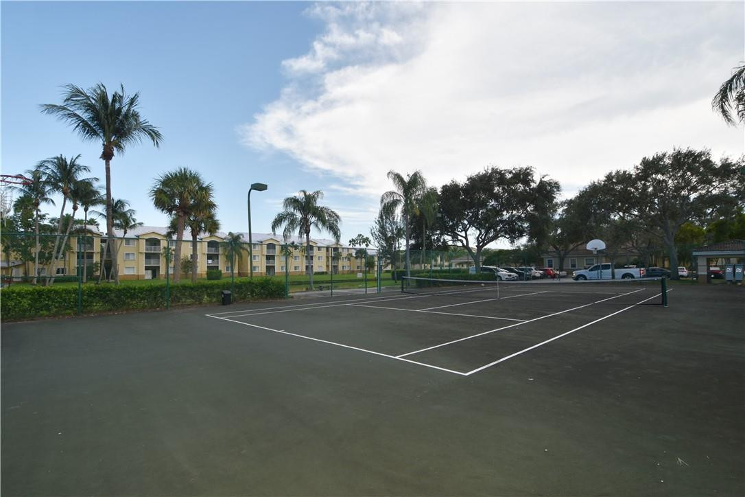 2640 S University #319, Davie FL 33328