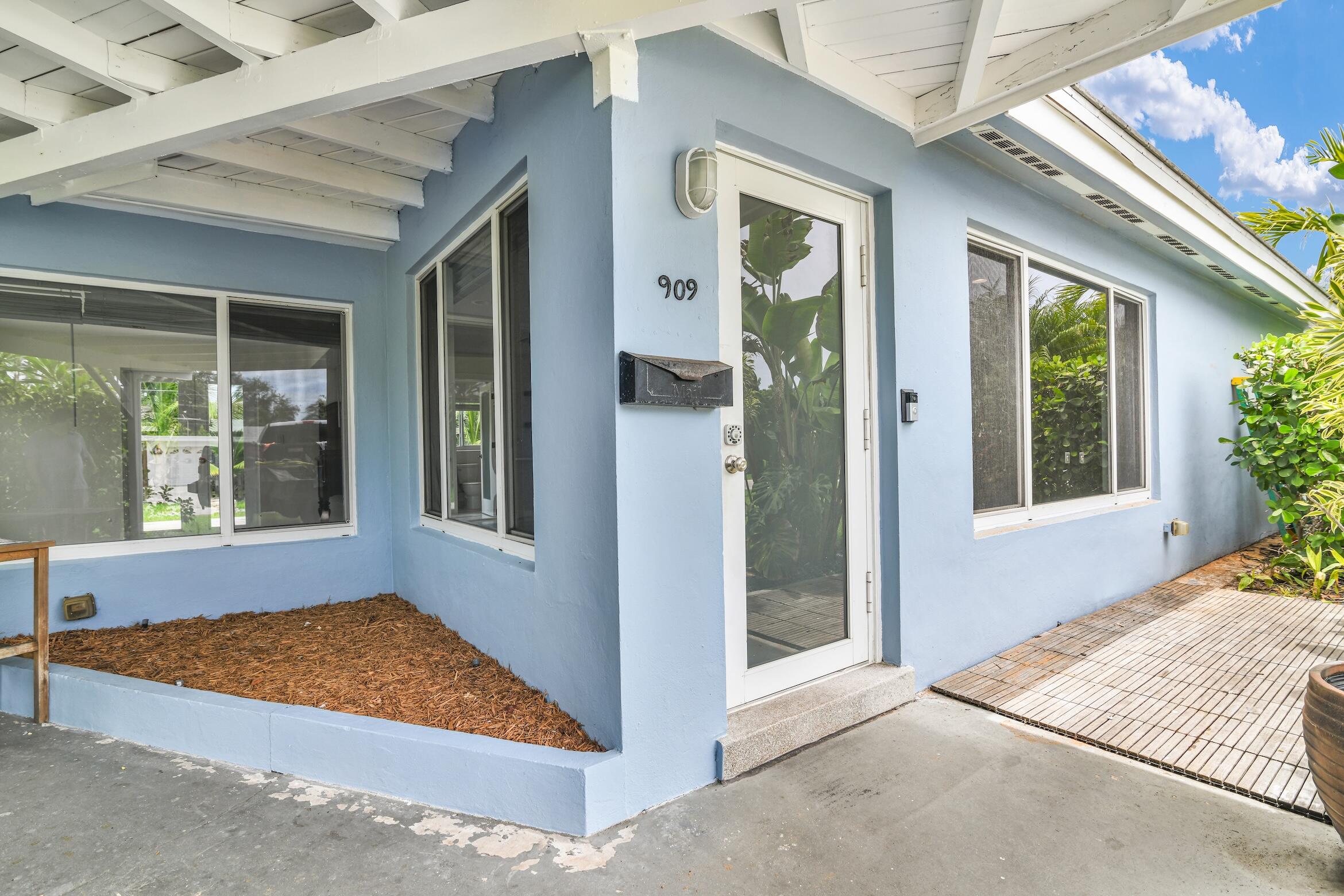 909 SE 16, Deerfield Beach FL 33441