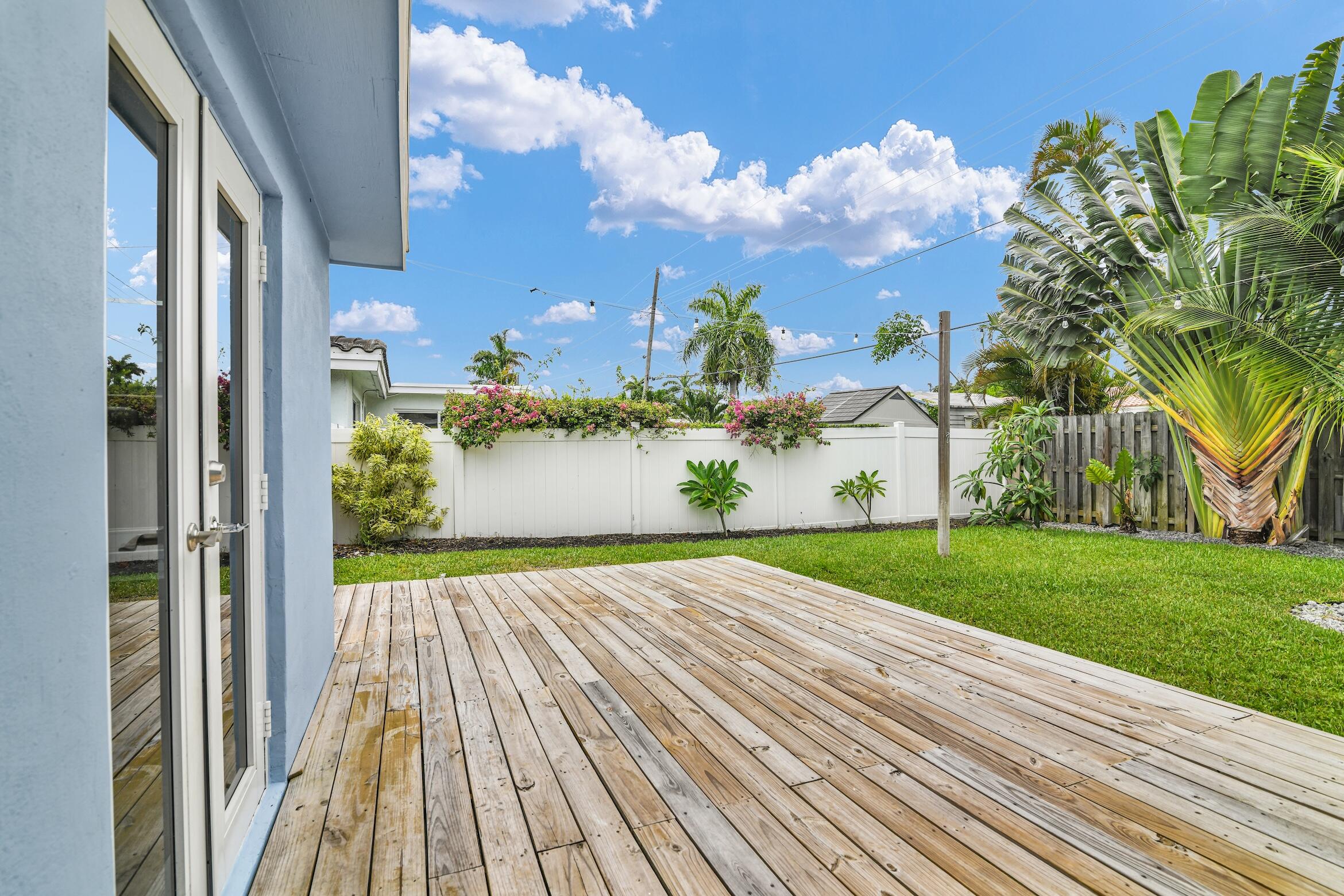 909 SE 16, Deerfield Beach FL 33441