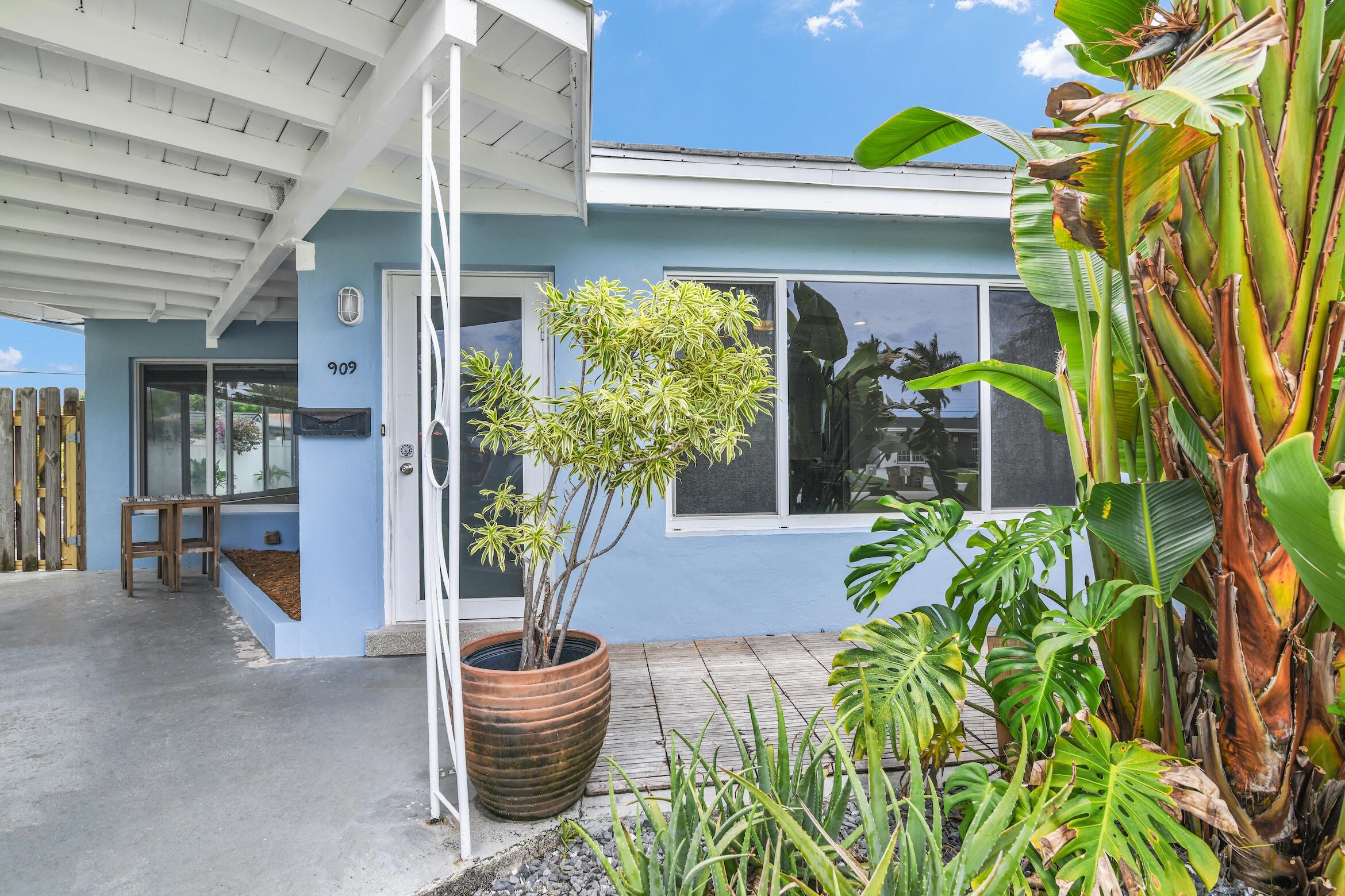 909 SE 16, Deerfield Beach FL 33441