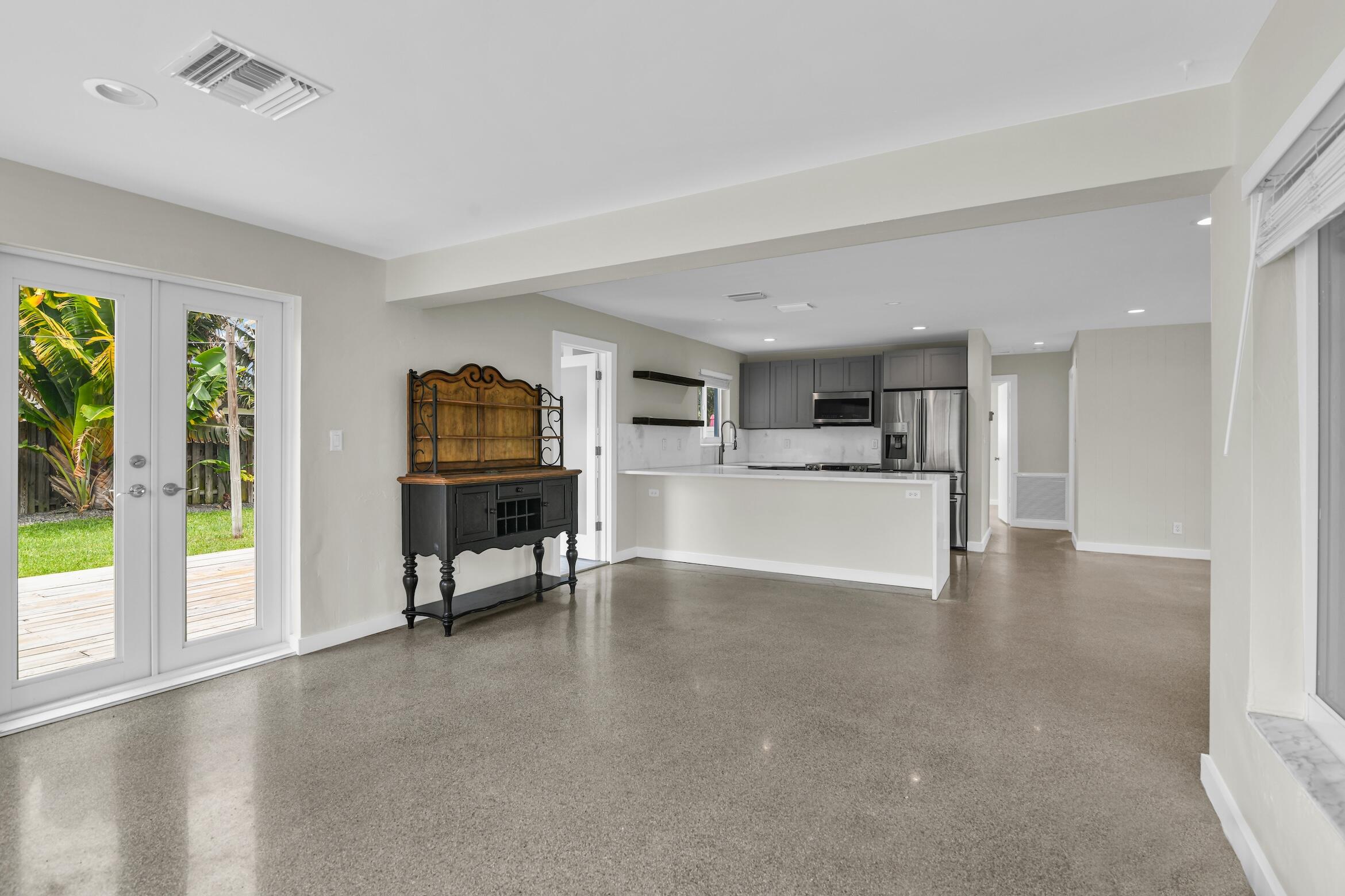 909 SE 16, Deerfield Beach FL 33441