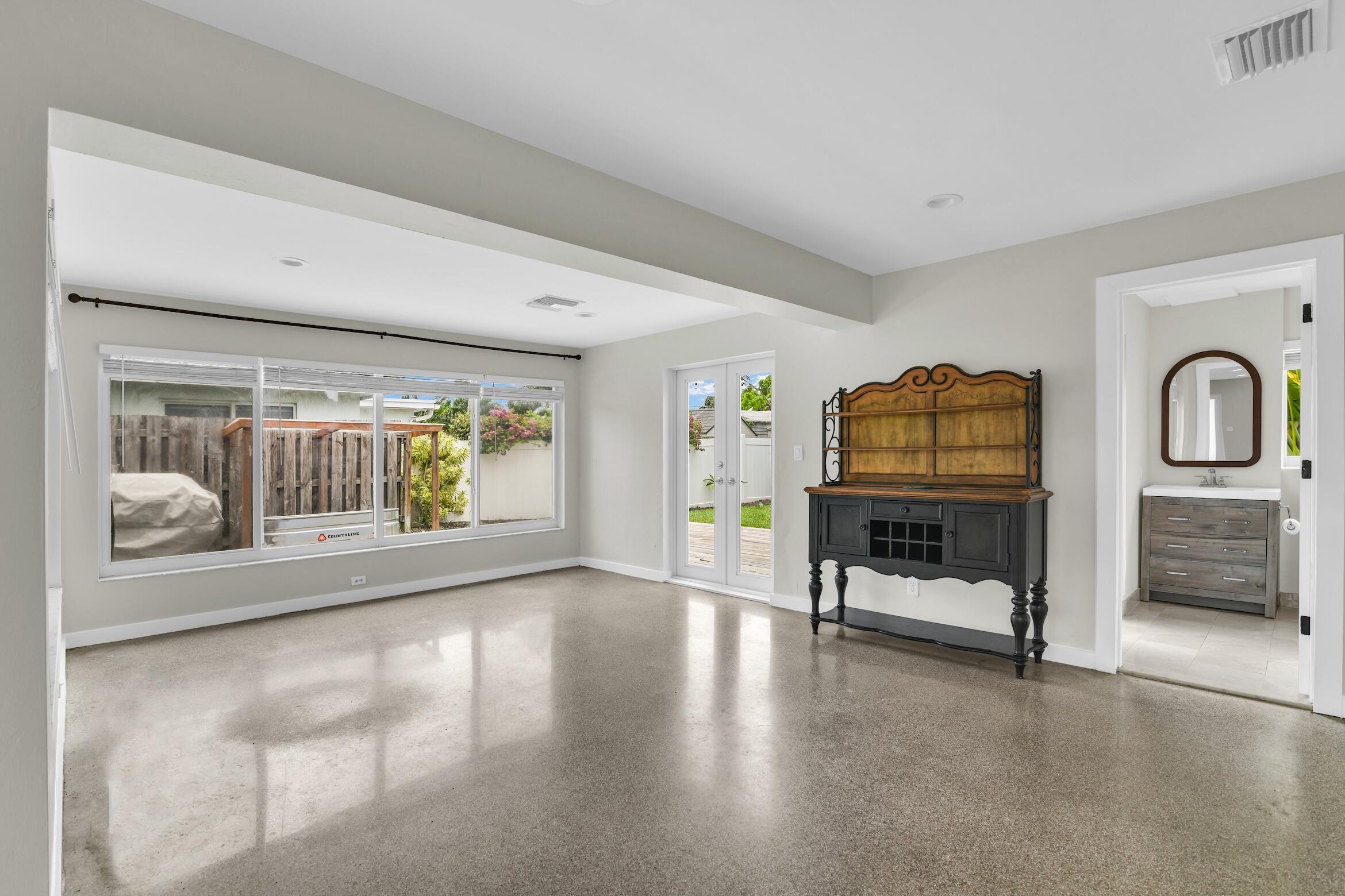909 SE 16, Deerfield Beach FL 33441