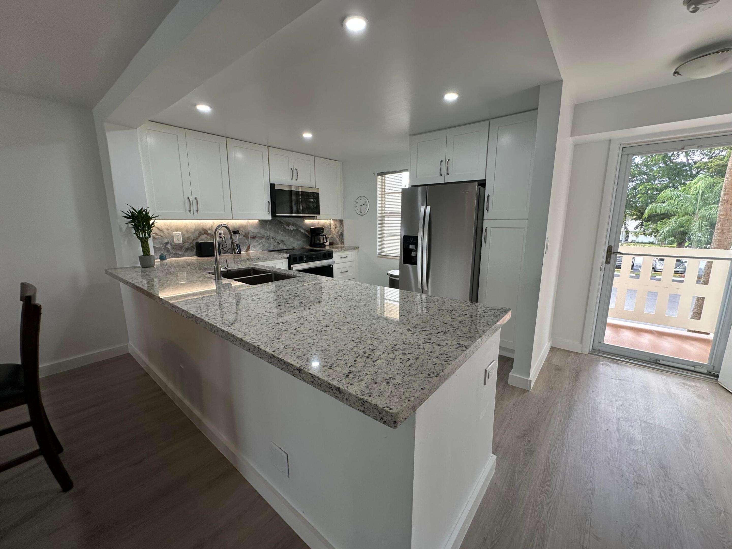 141 SE 3rd #203, Dania Beach FL 33004
