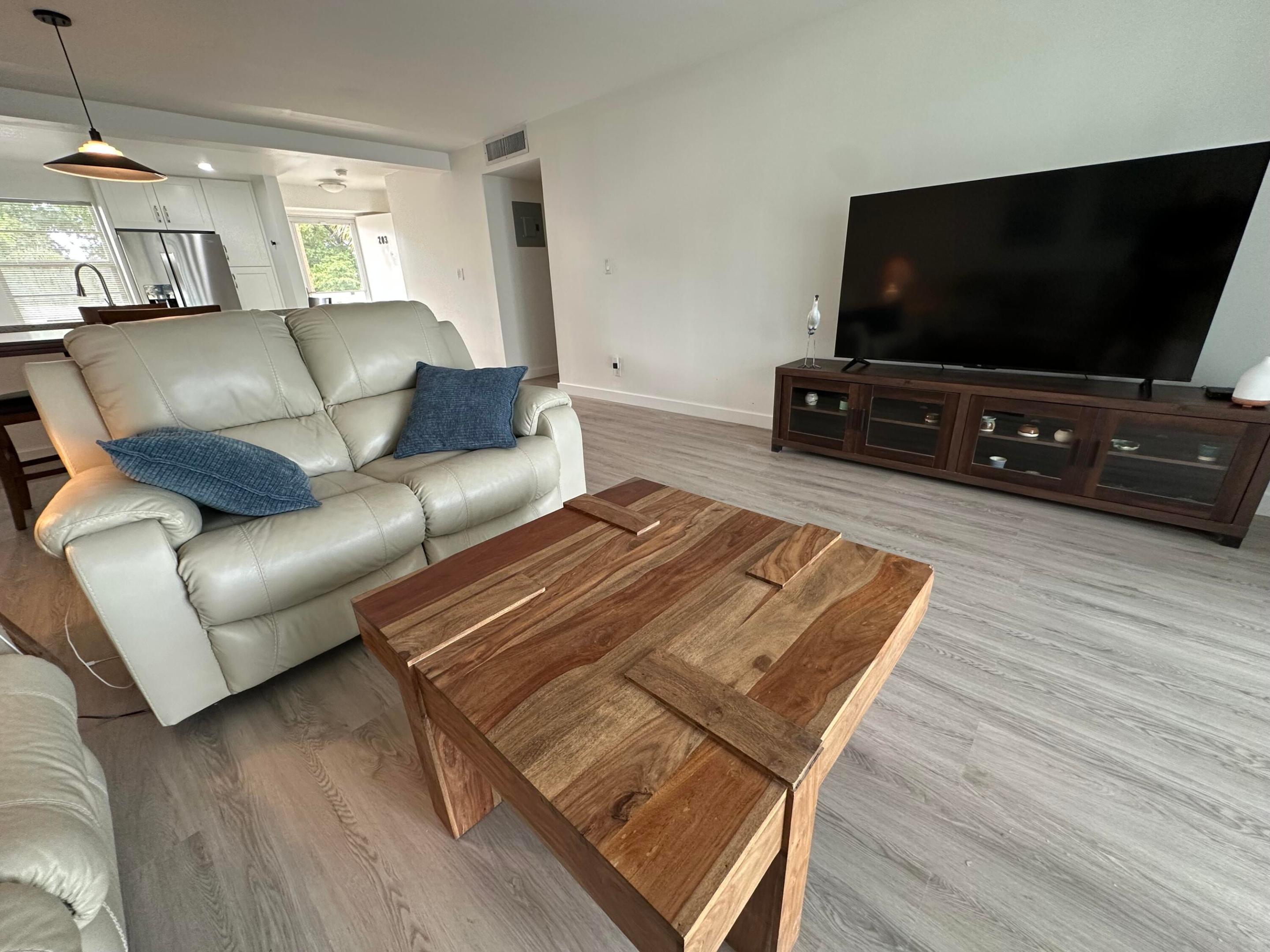 141 SE 3rd #203, Dania Beach FL 33004