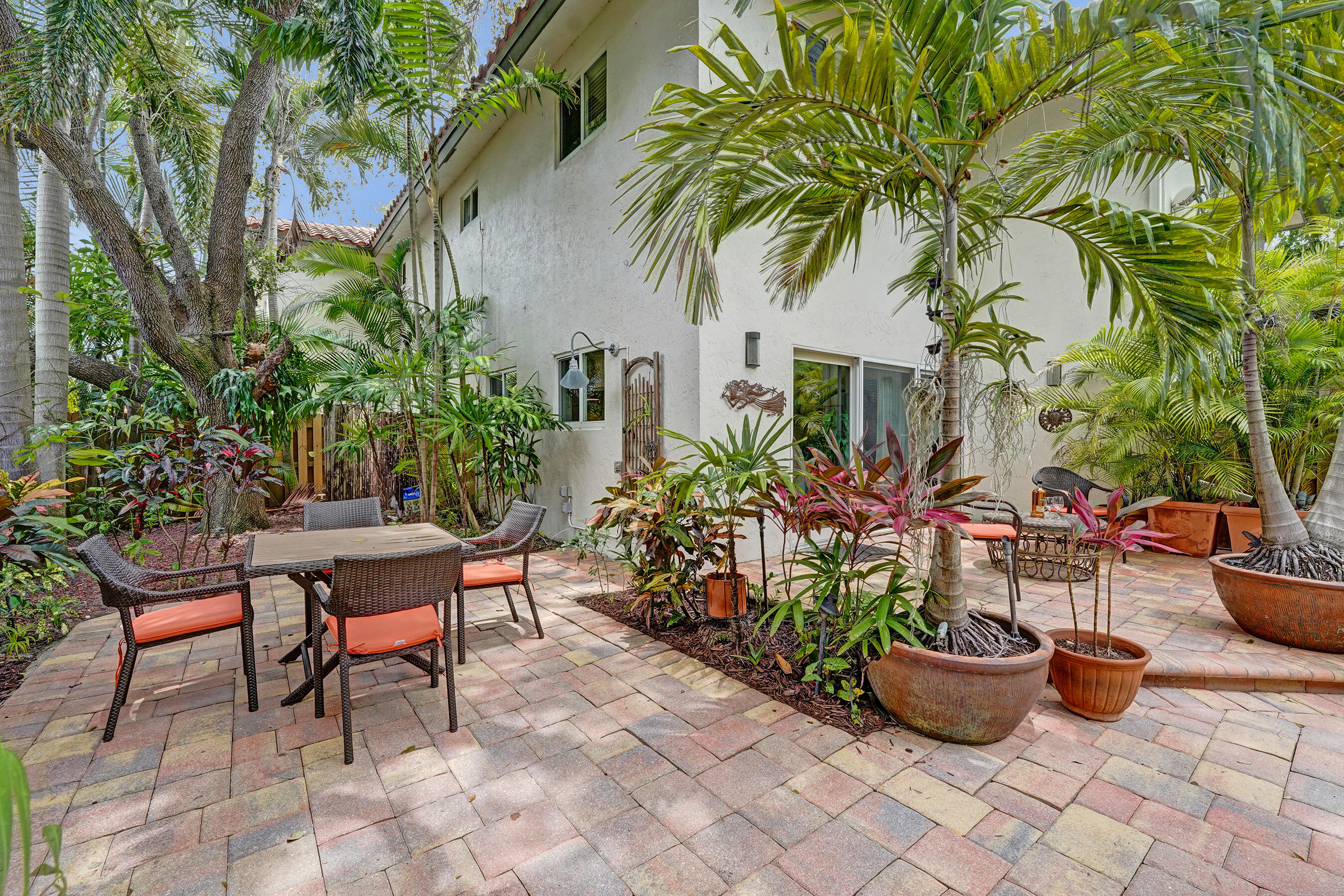 620 NE 9th #6, Fort Lauderdale FL 33304