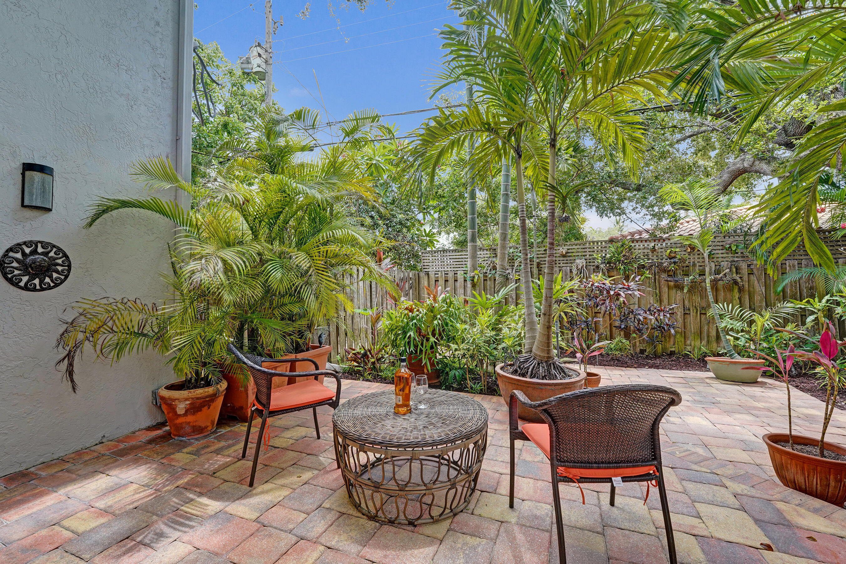 620 NE 9th #6, Fort Lauderdale FL 33304