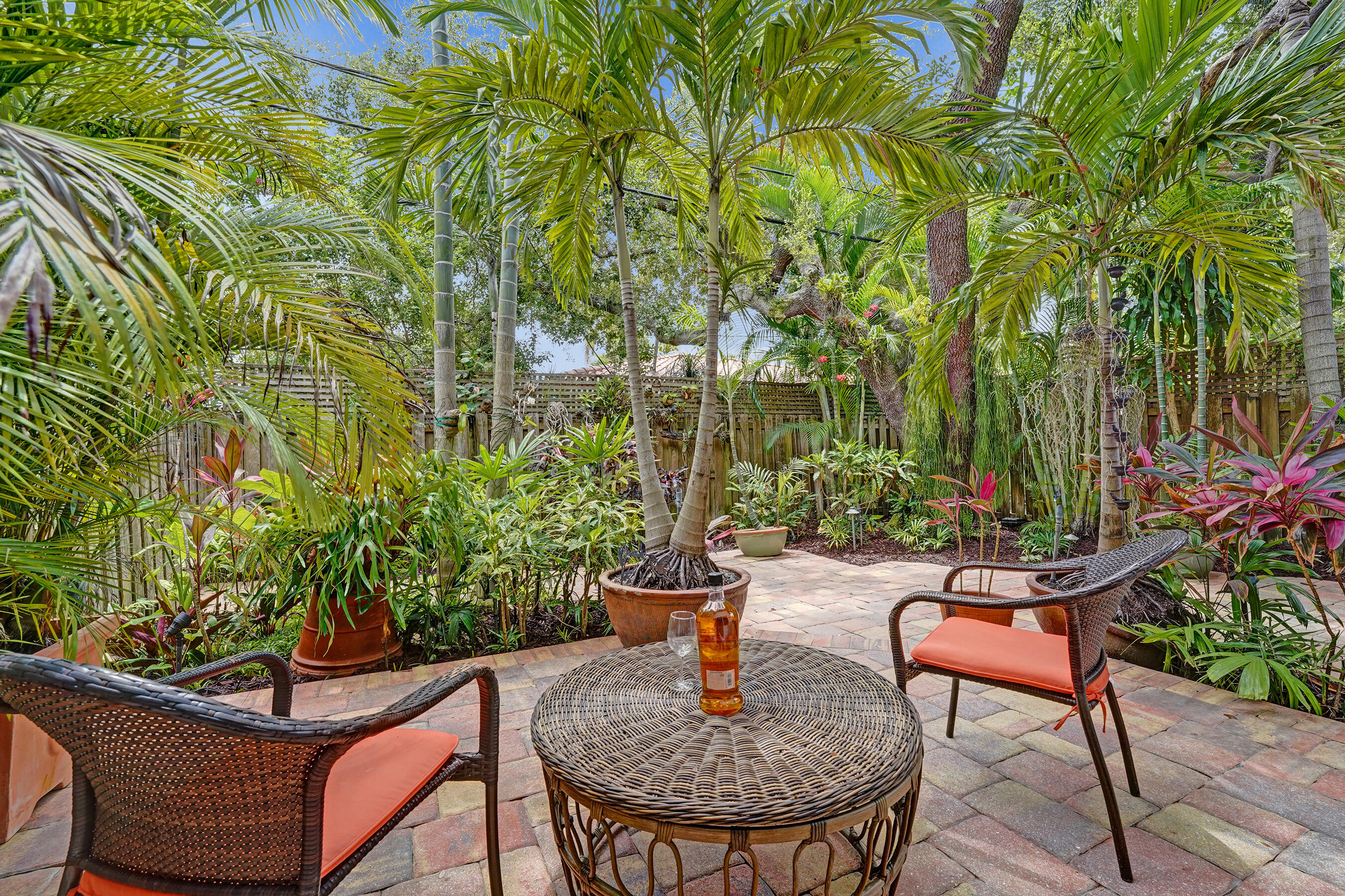 620 NE 9th #6, Fort Lauderdale FL 33304