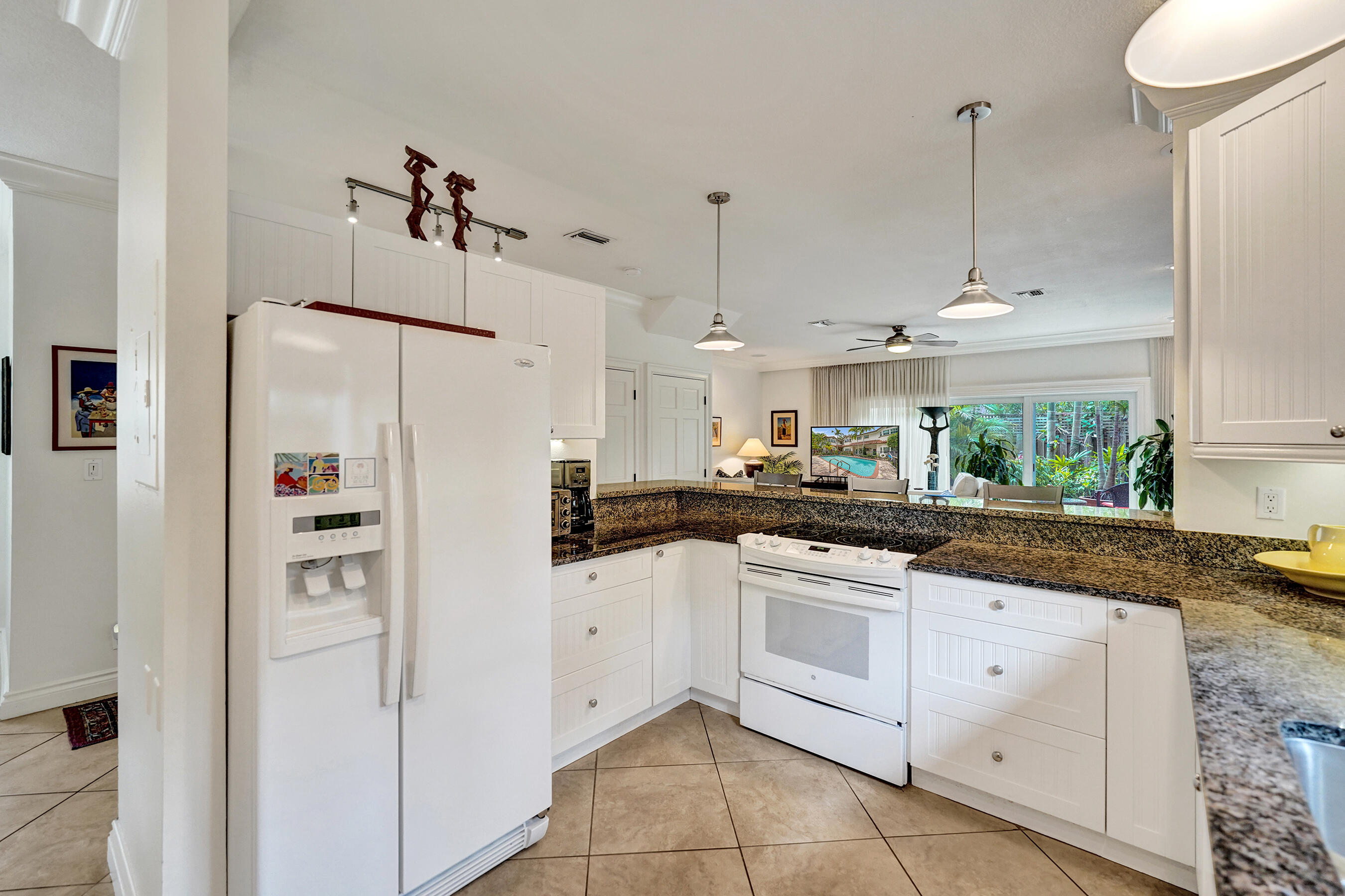 620 NE 9th #6, Fort Lauderdale FL 33304